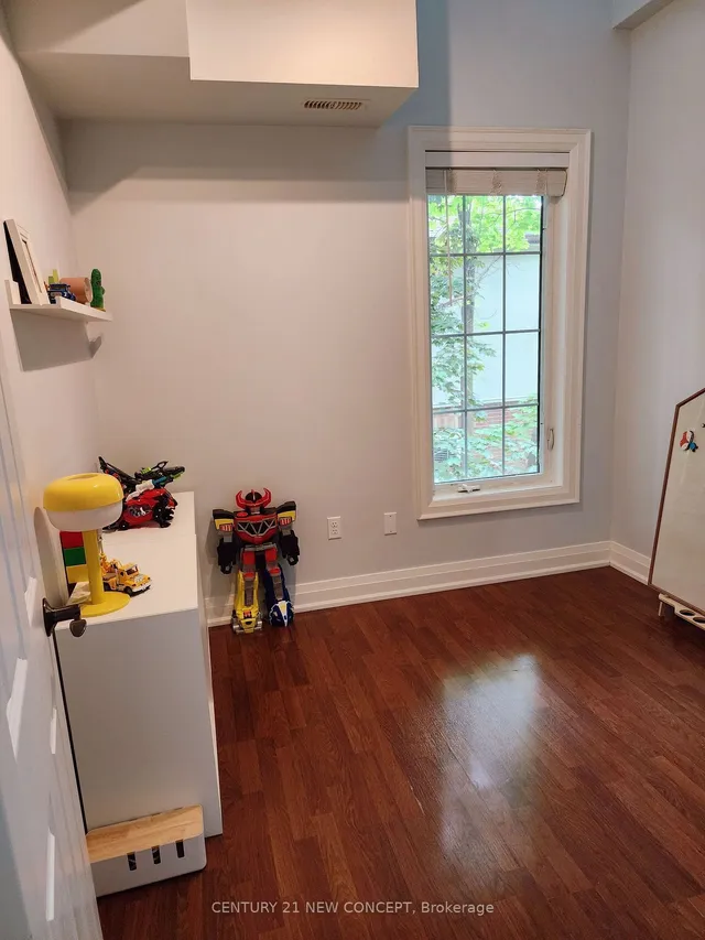 Additional property image - 960 Bloor St Unit 206