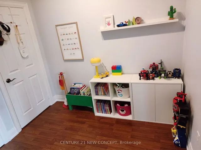Additional property image - 960 Bloor St Unit 206