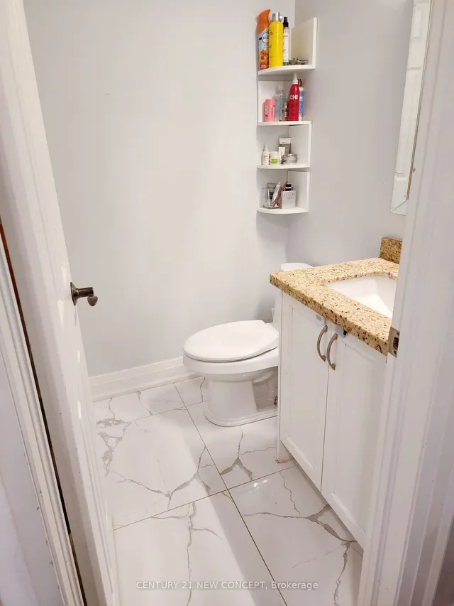 Additional property image - 960 Bloor St Unit 206