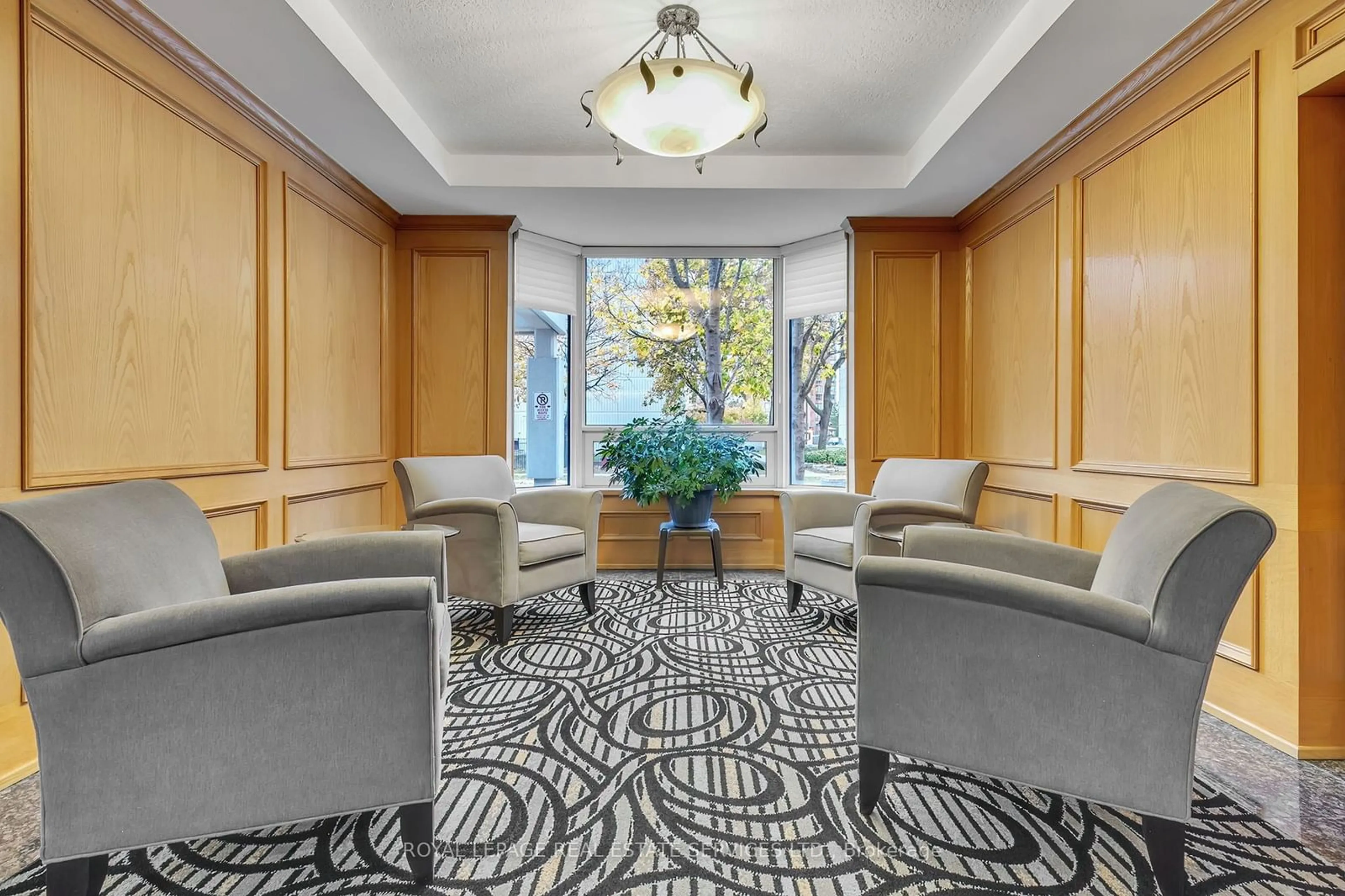 Indoor lobby, carpet floors for 1272 Ontario St #703, Burlington Ontario L7S 2L8