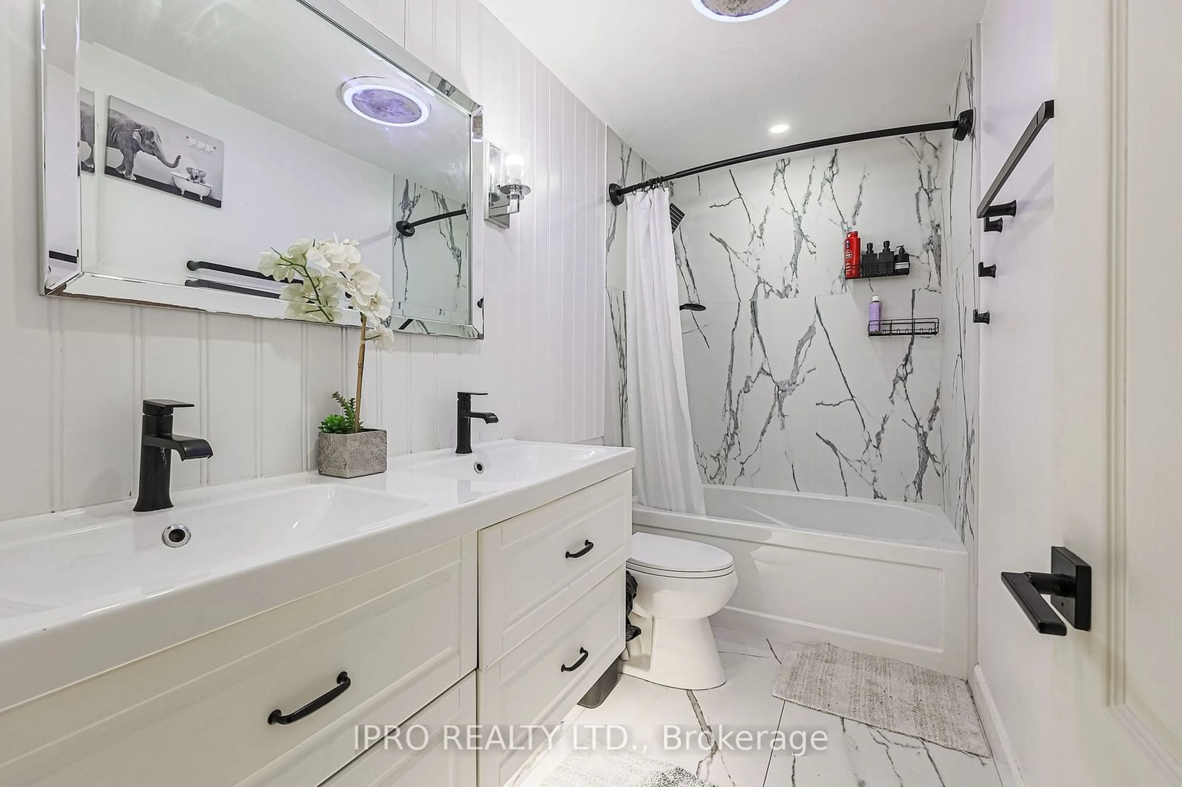 Contemporary bathroom, ceramic floors for 3060 Constitution Blvd #270, Mississauga Ontario L4Y 3X8