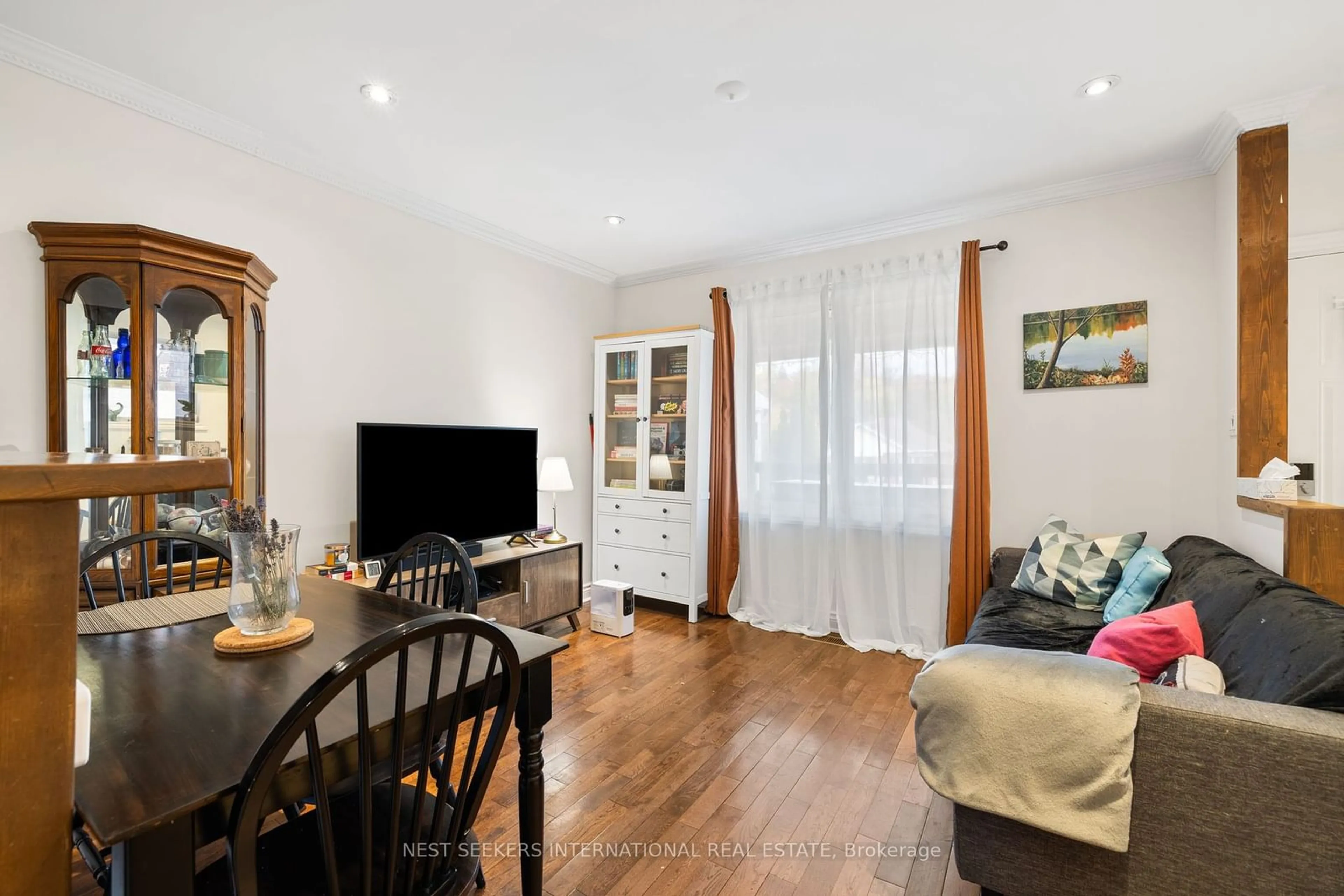 Living room, wood floors for 498 Caledonia Rd, Toronto Ontario M6E 4V2