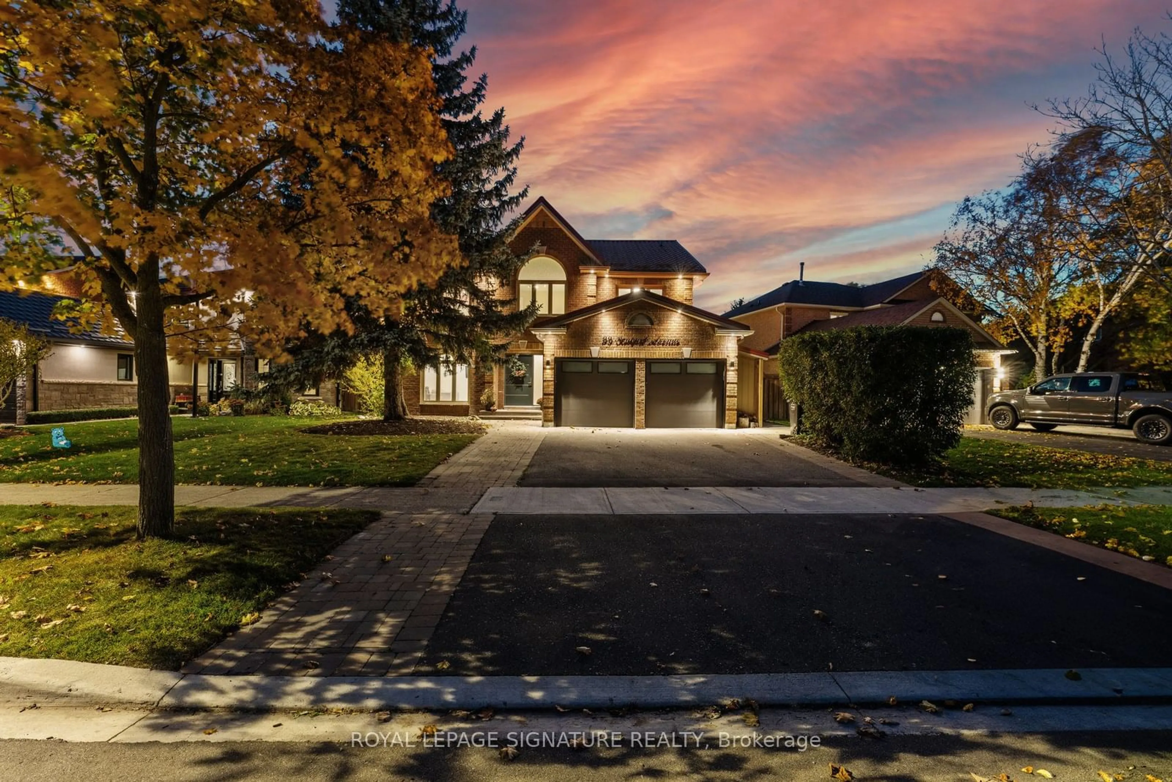 A pic from exterior of the house or condo, the street view for 99 Kenpark Ave, Brampton Ontario L6Z 3K5