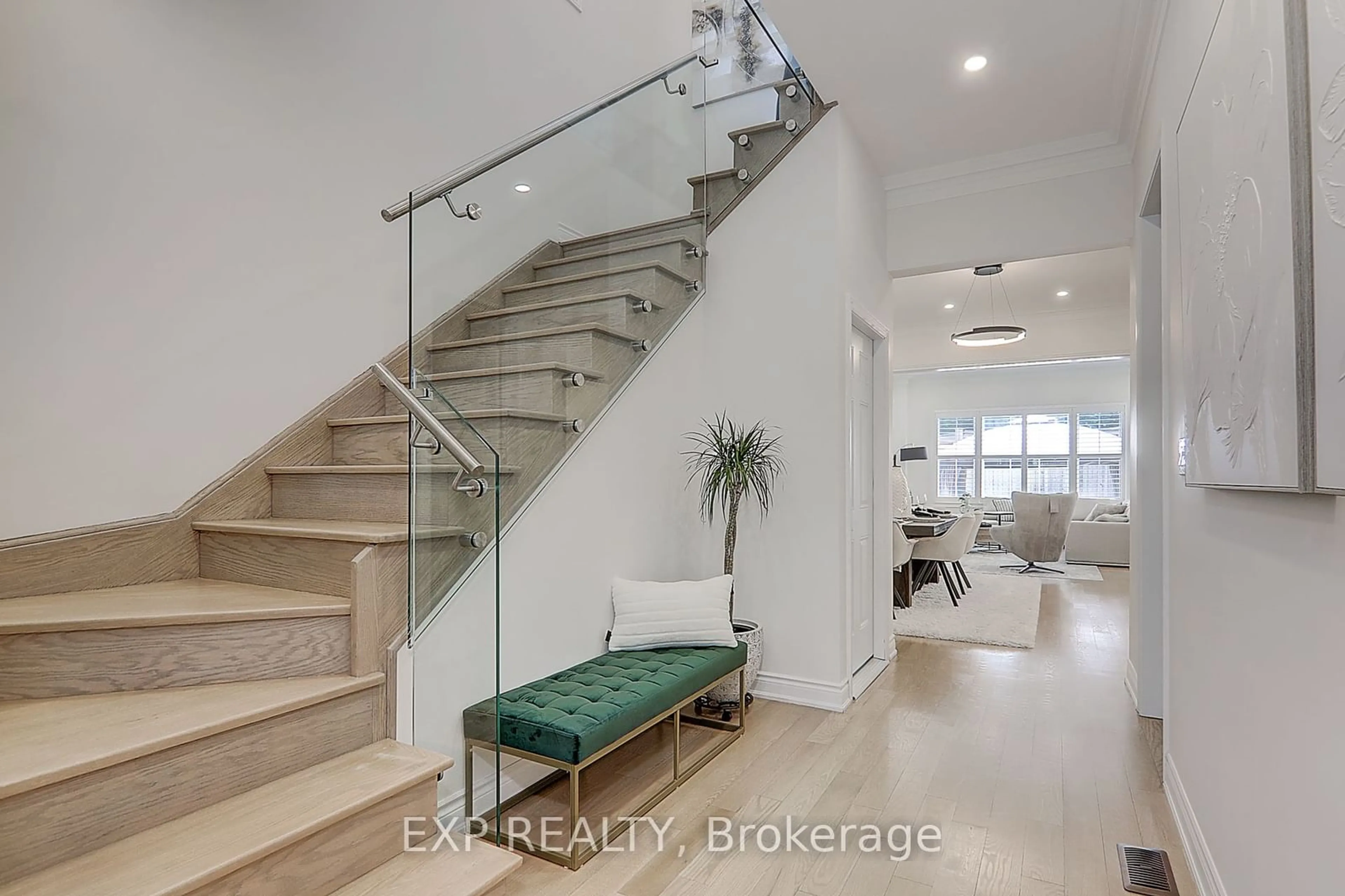 Indoor entryway, wood floors for 21 Ash Hill Ave, Caledon Ontario L7C 4E8