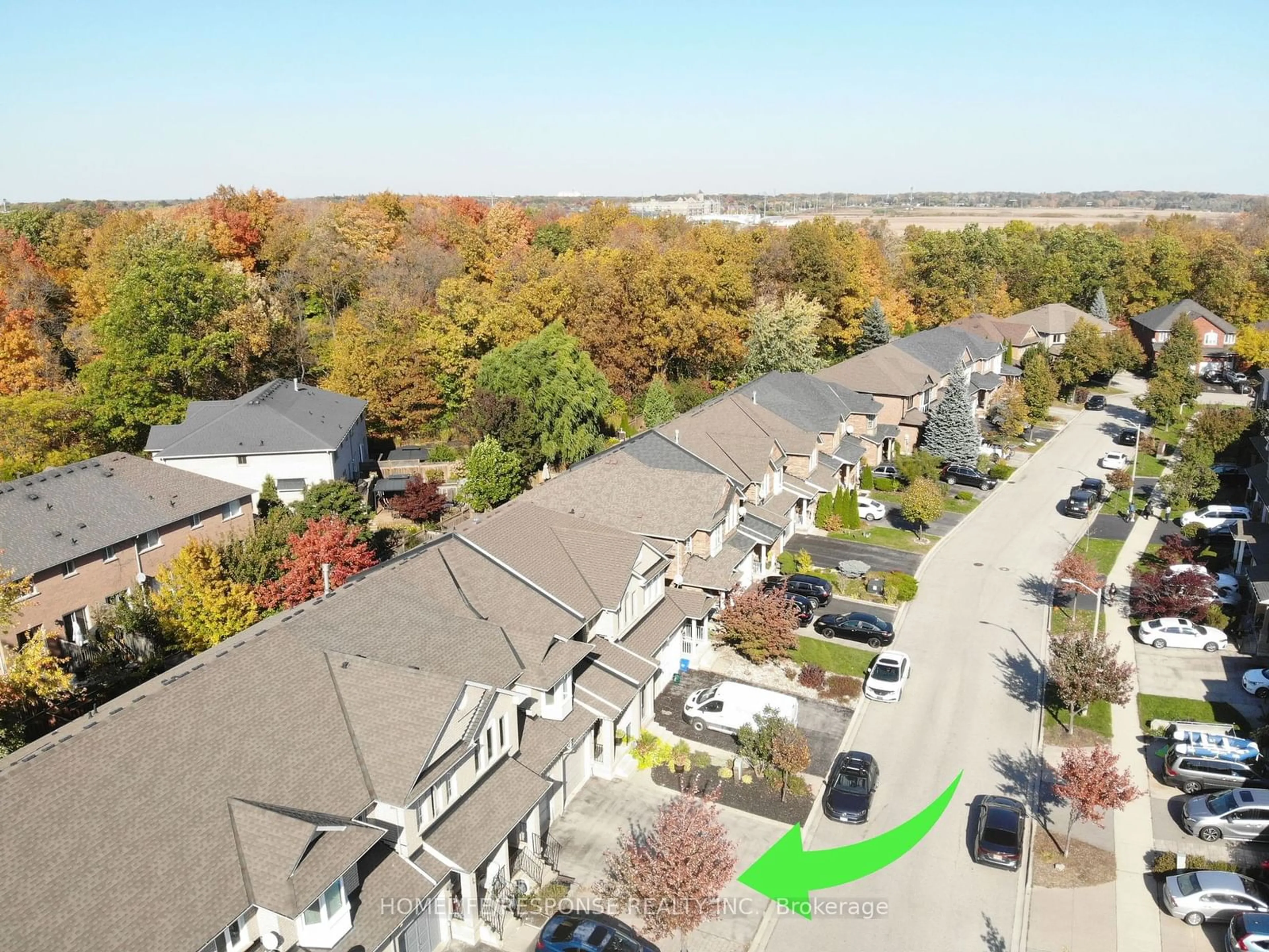 A pic from exterior of the house or condo, the street view for 5109 FALCONCREST Dr, Burlington Ontario L7L 6K3