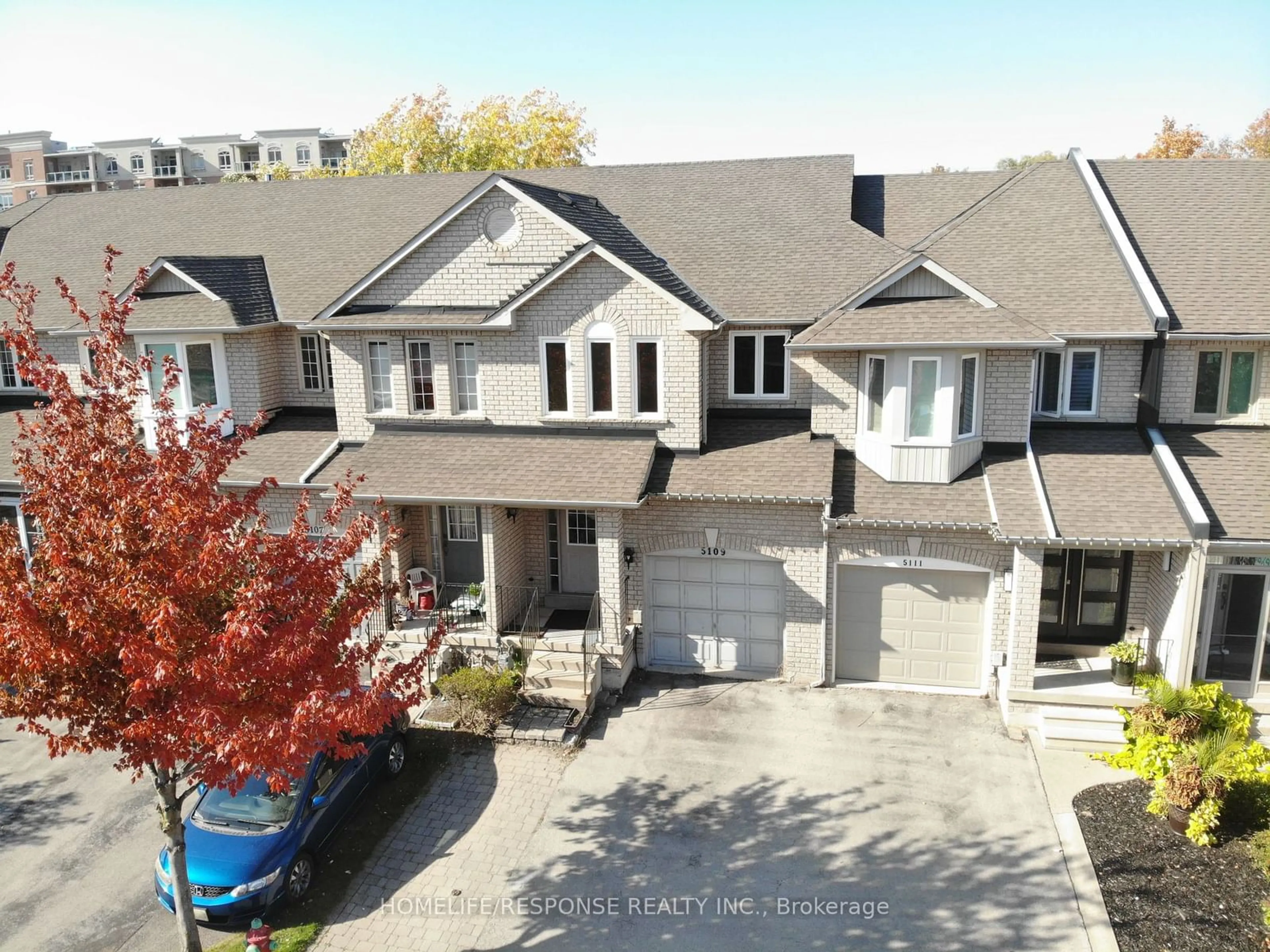 A pic from exterior of the house or condo, the street view for 5109 FALCONCREST Dr, Burlington Ontario L7L 6K3