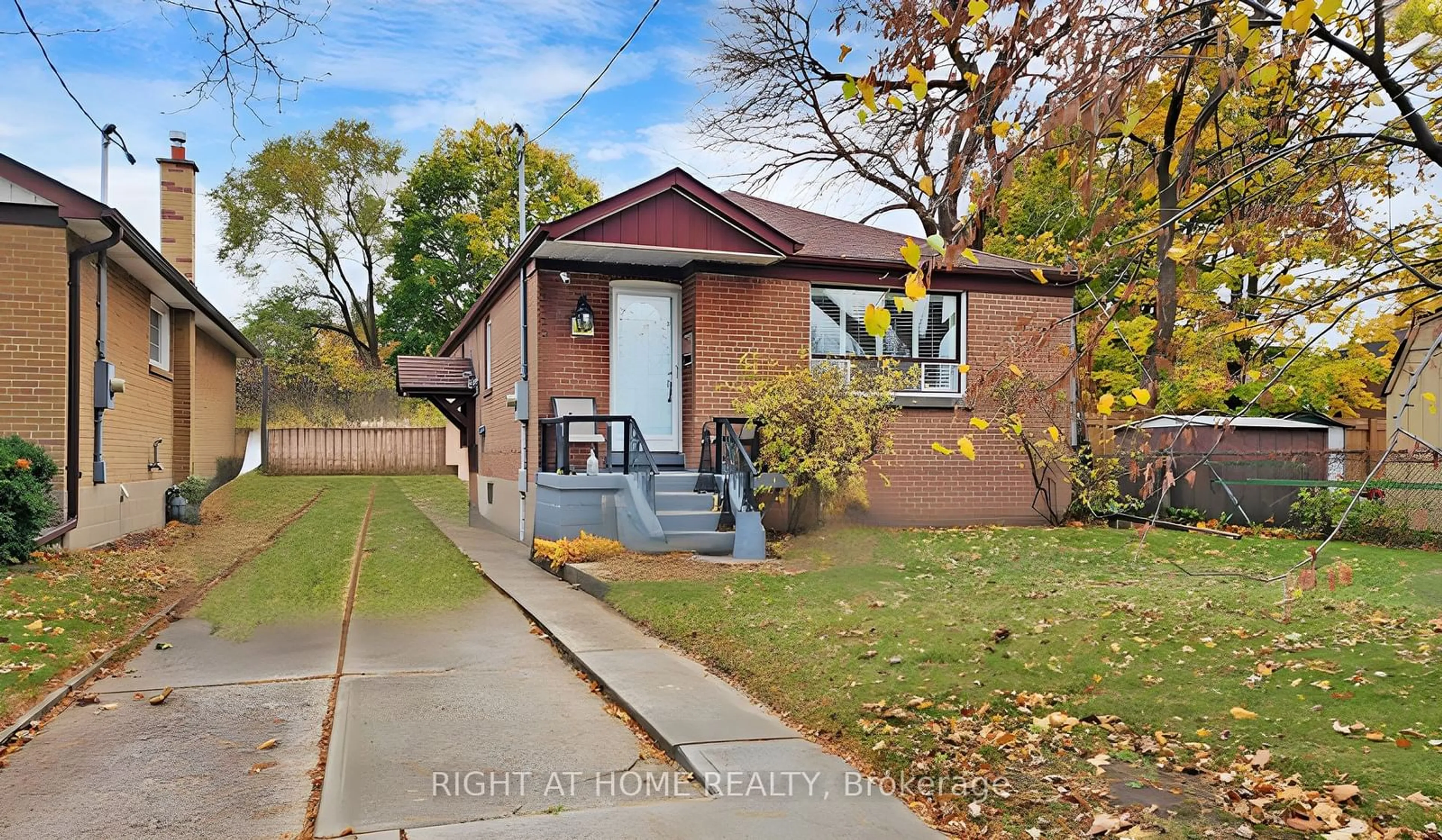 A pic from exterior of the house or condo, cottage for 17 Bisset Ave, Toronto Ontario M8W 2S9