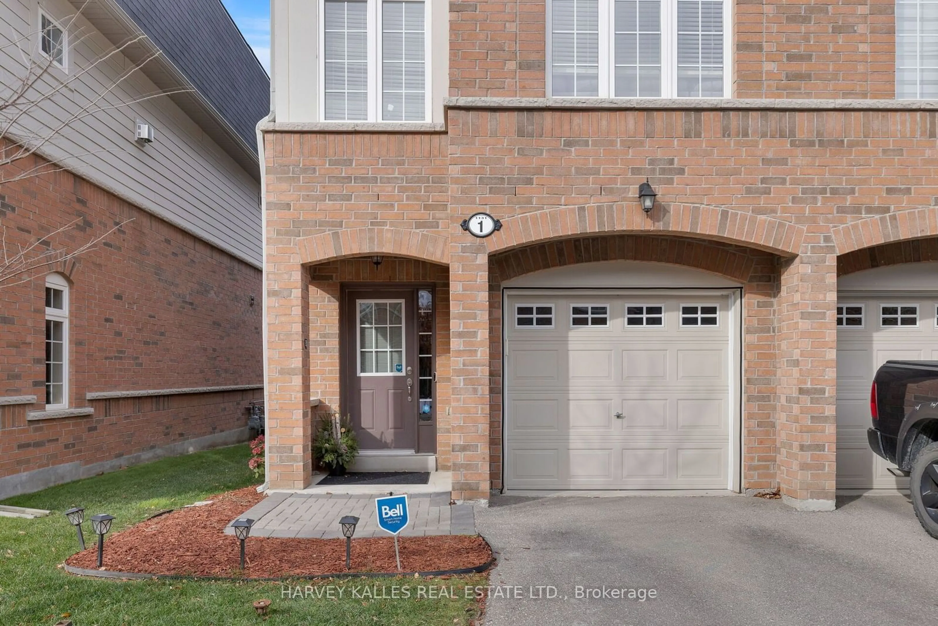 Home with brick exterior material for 1131 Haig Blvd #1, Mississauga Ontario L5E 2M6