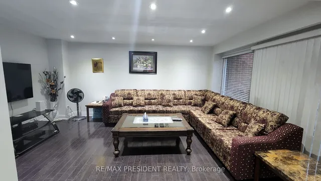 Additional property image - 16 Litchfield Crt Unit 115