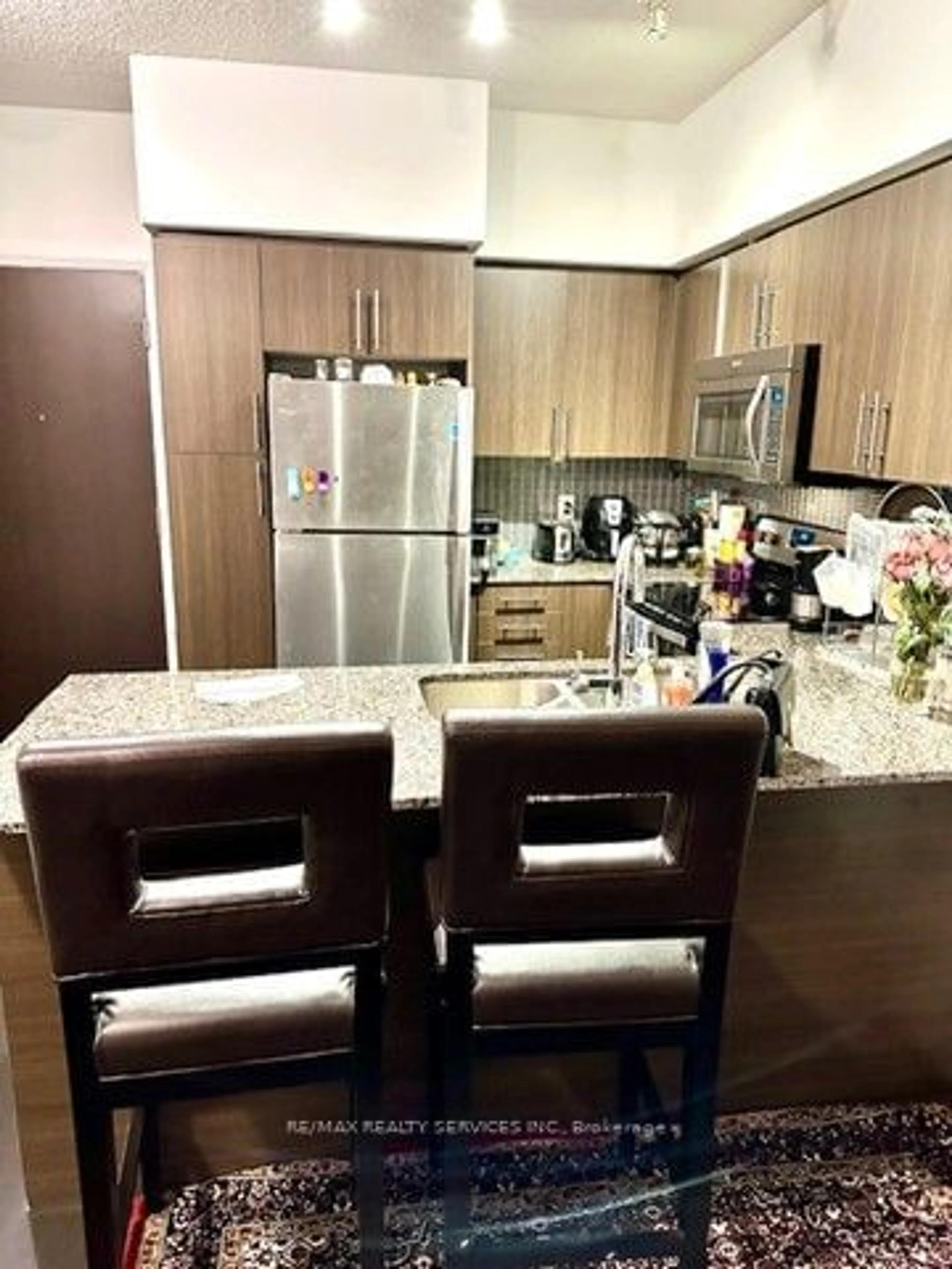 Kitchen for 65 Speers Rd #1607, Oakville Ontario L6K 0J1