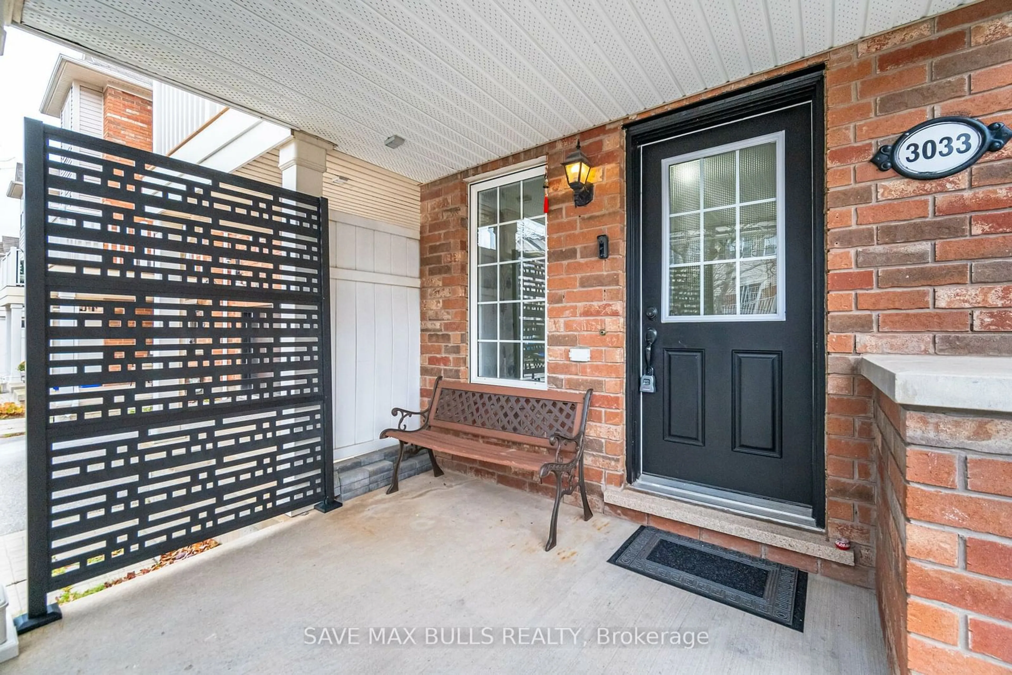 Indoor entryway, wood floors for 3033 Drumloch Ave, Oakville Ontario L6M 5H9