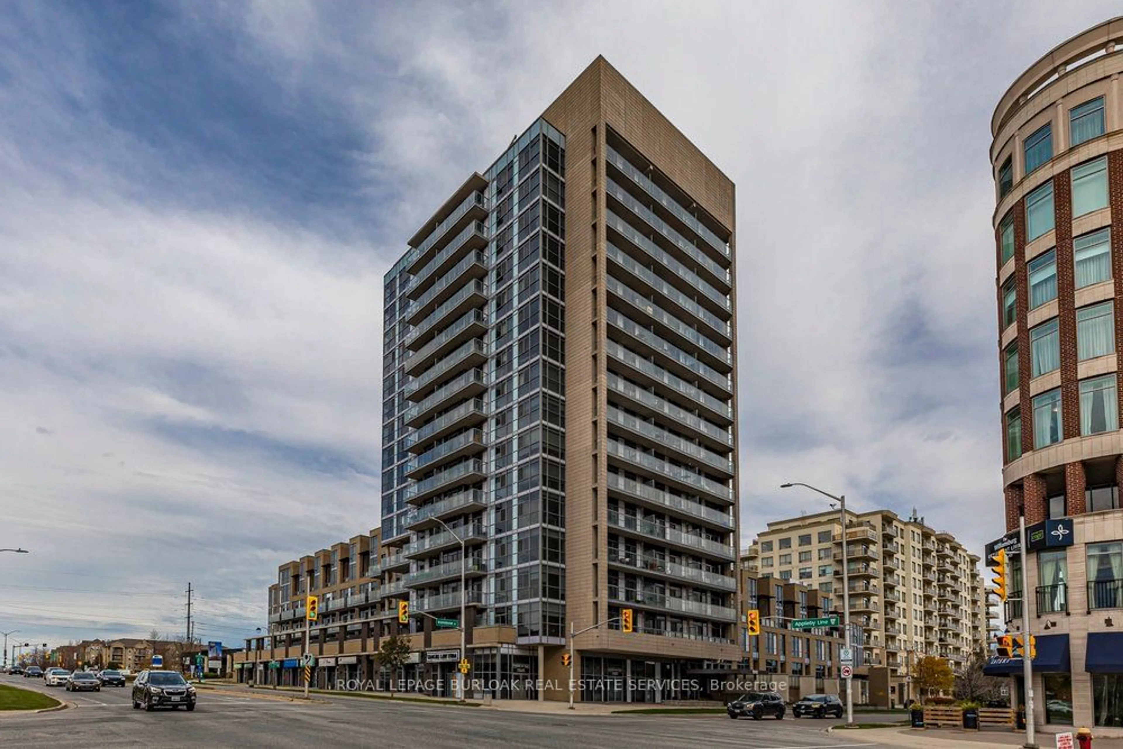 A pic from exterior of the house or condo, the front or back of building for 1940 Ironstone Dr #502, Burlington Ontario L7L 0E4