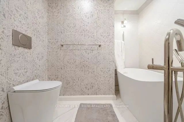 Additional property image - 2045 Lake Shore Blvd Unit 806