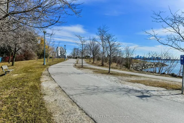 Additional property image - 2045 Lake Shore Blvd Unit 806