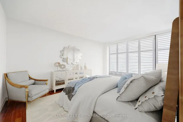 Additional property image - 2045 Lake Shore Blvd Unit 806