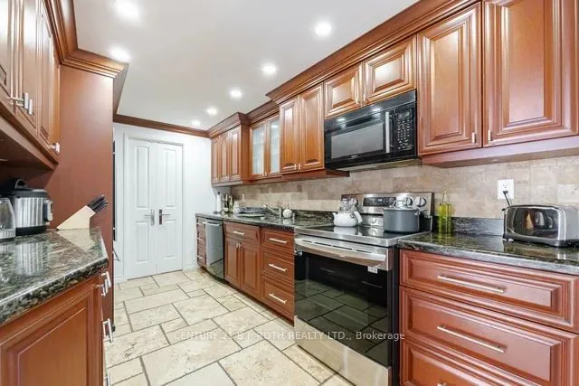 Additional property image - 2045 Lake Shore Blvd Unit 806