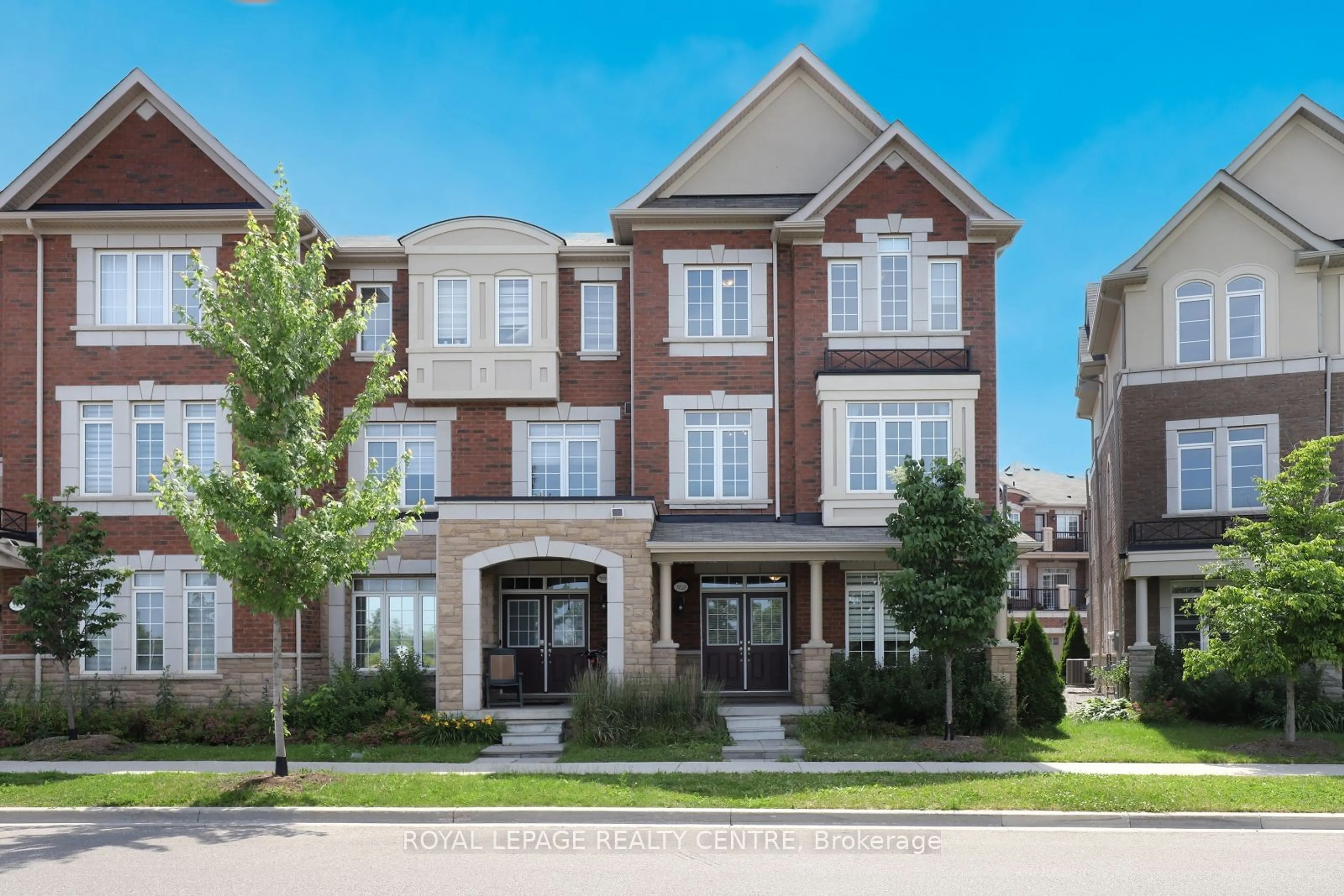 A pic from exterior of the house or condo, the street view for 3020 George Savage Ave, Oakville Ontario L6M 0Z1