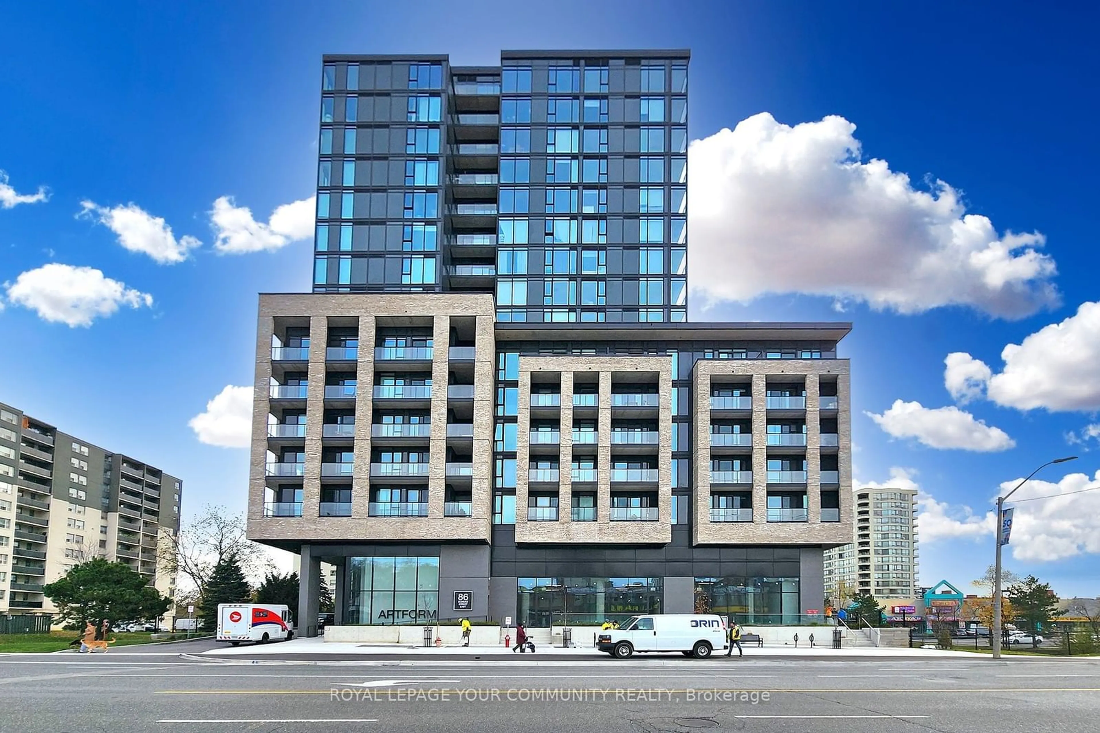 A pic from exterior of the house or condo, the front or back of building for 86 Dundas St #1621, Mississauga Ontario L5A 1W4