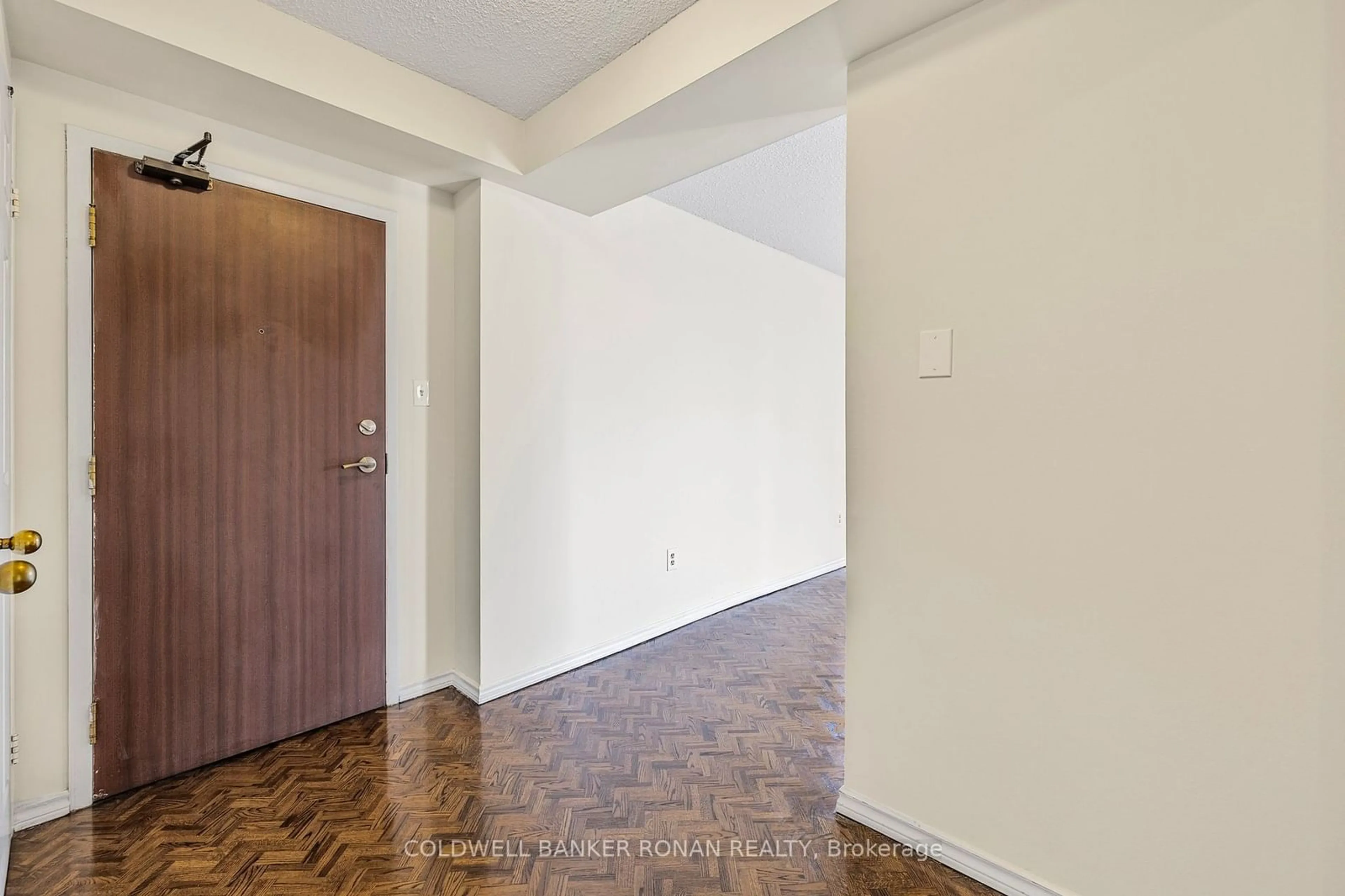 Indoor entryway, not visible floor for 5 Lisa St #410, Brampton Ontario L6T 4T4