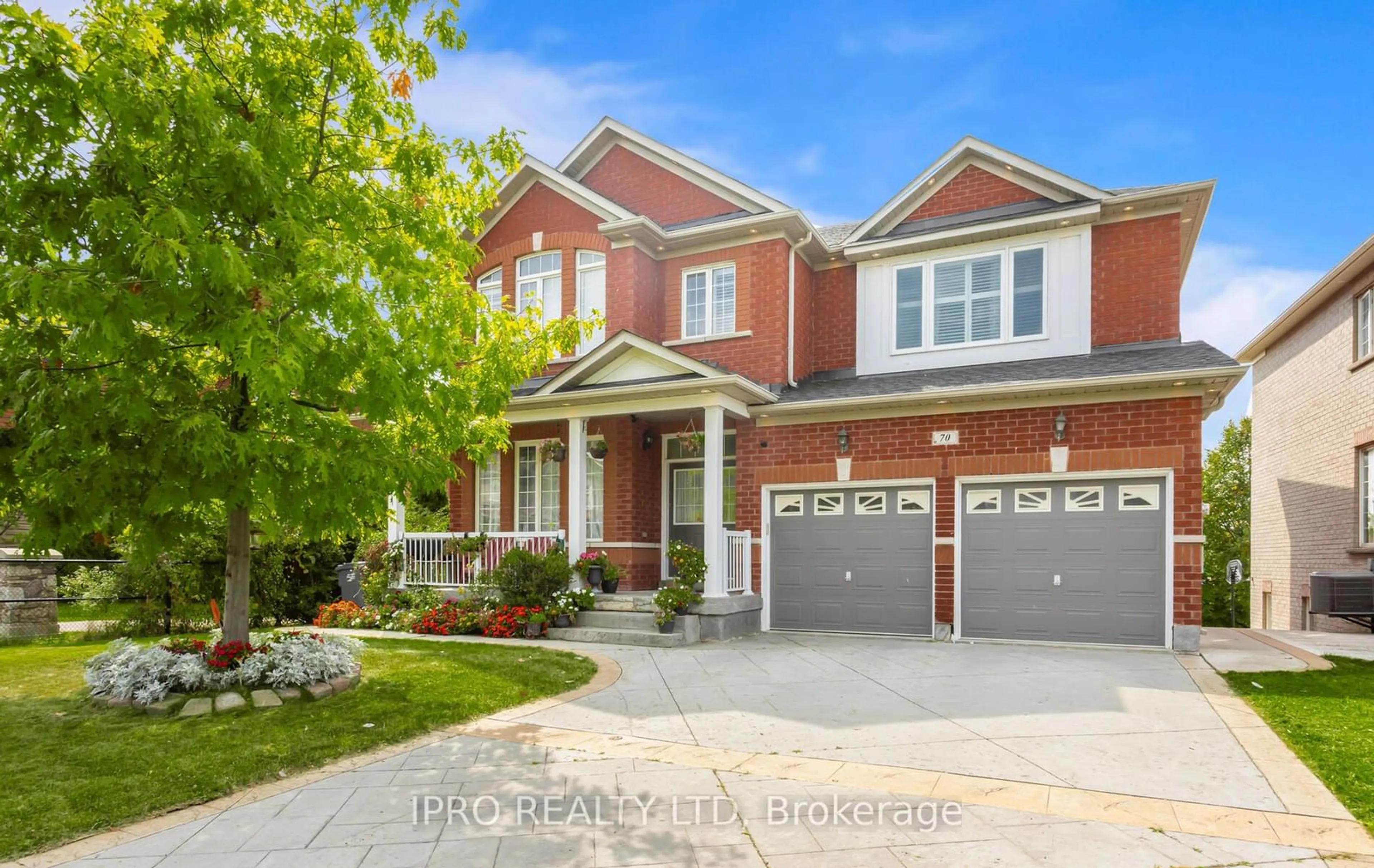 Home with brick exterior material for 70 Southlake Blvd, Brampton Ontario L6V 4P1