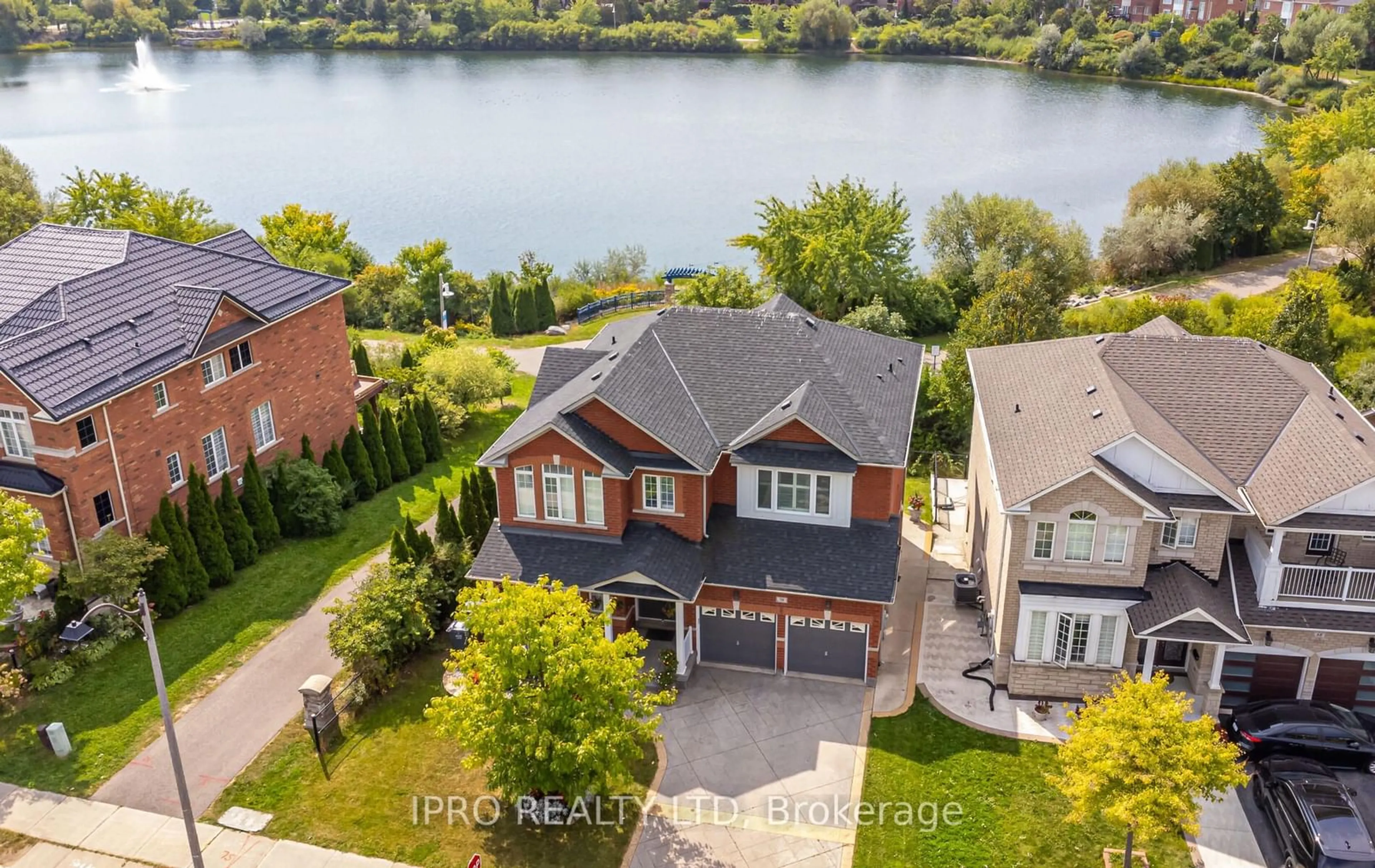 Frontside or backside of a home, the view of lake or river for 70 Southlake Blvd, Brampton Ontario L6V 4P1