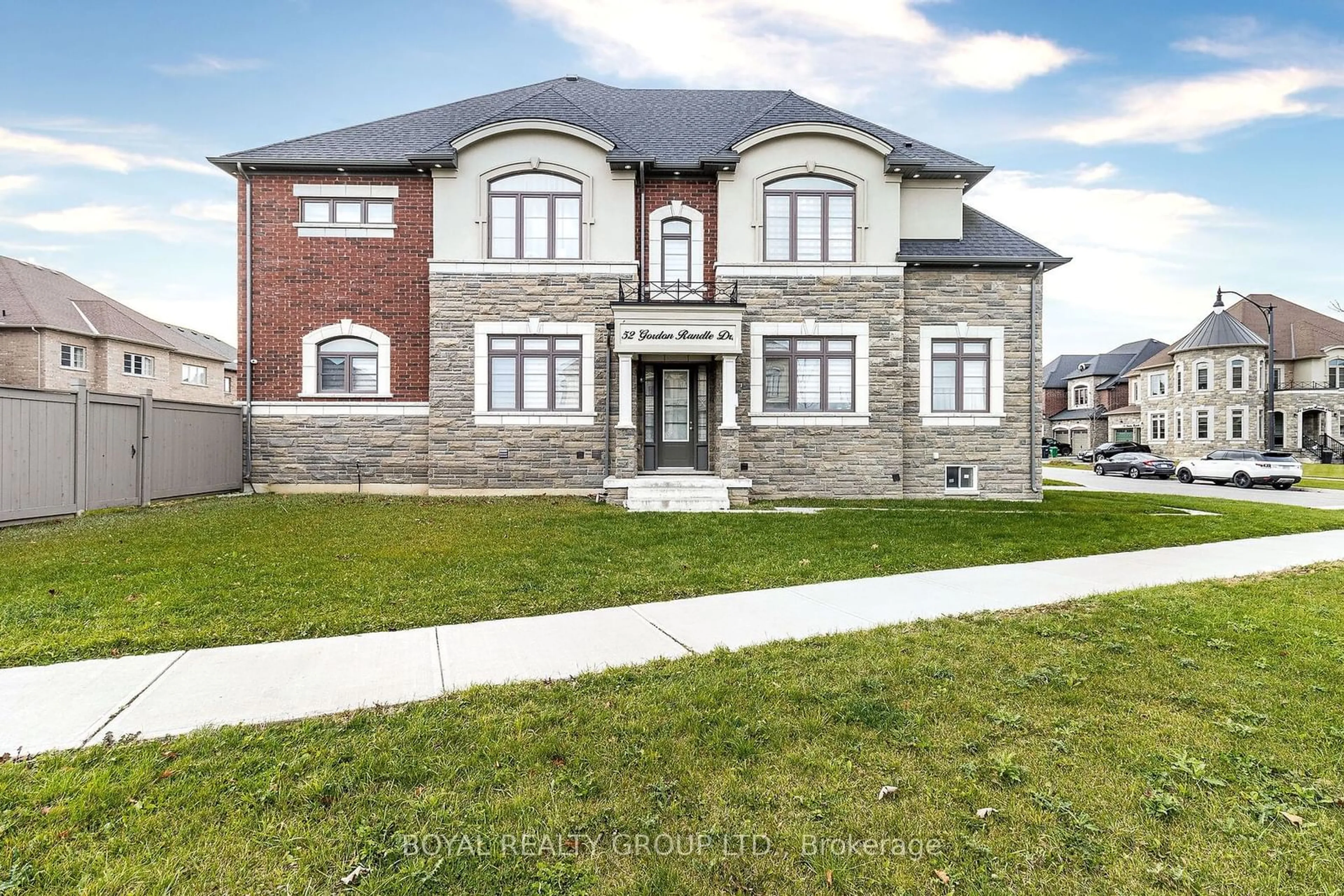 Home with brick exterior material for 52 Gordon Randle Dr, Brampton Ontario L6P 4H8