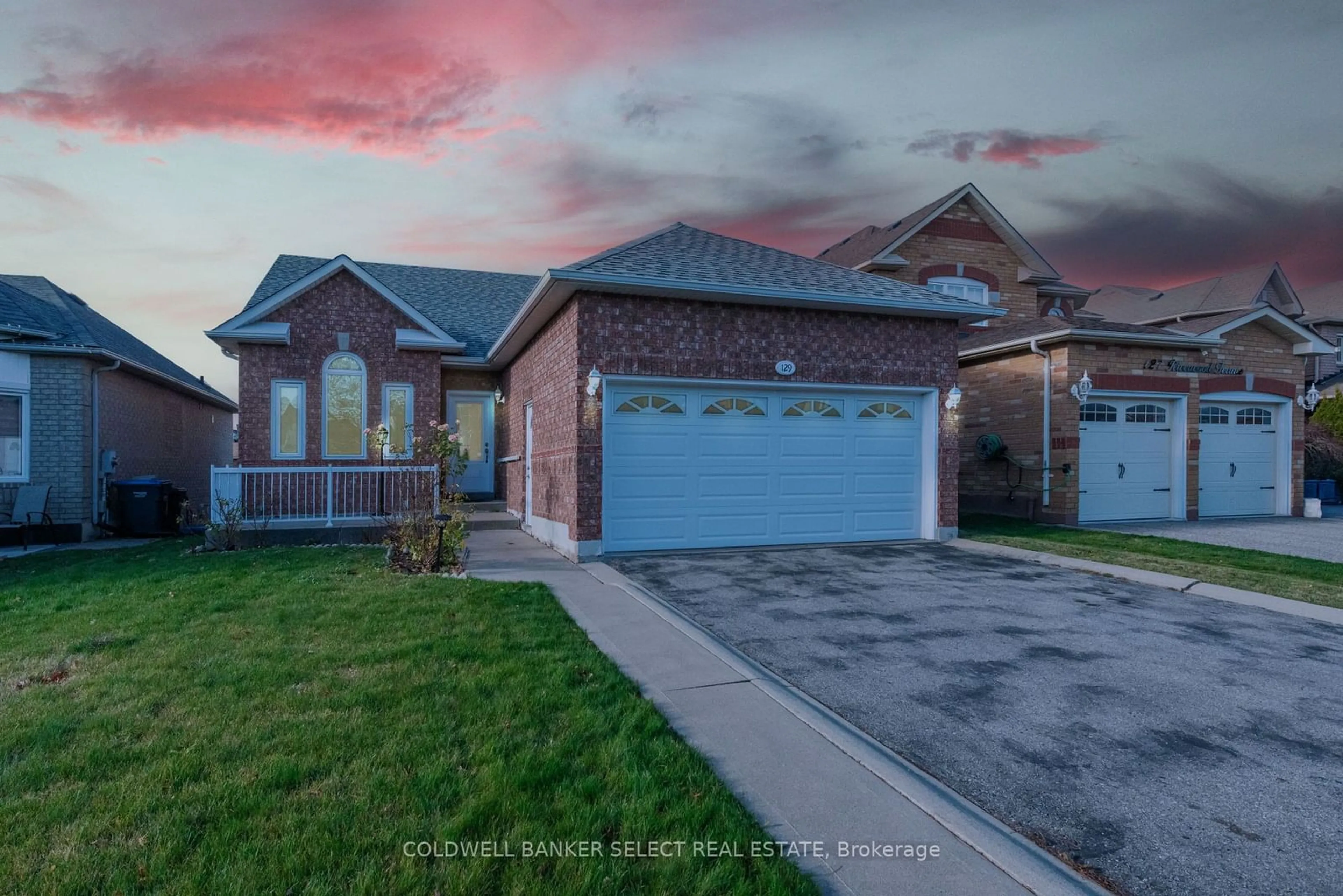 Frontside or backside of a home, the street view for 129 Riverwood Terr, Caledon Ontario L7E 1S5