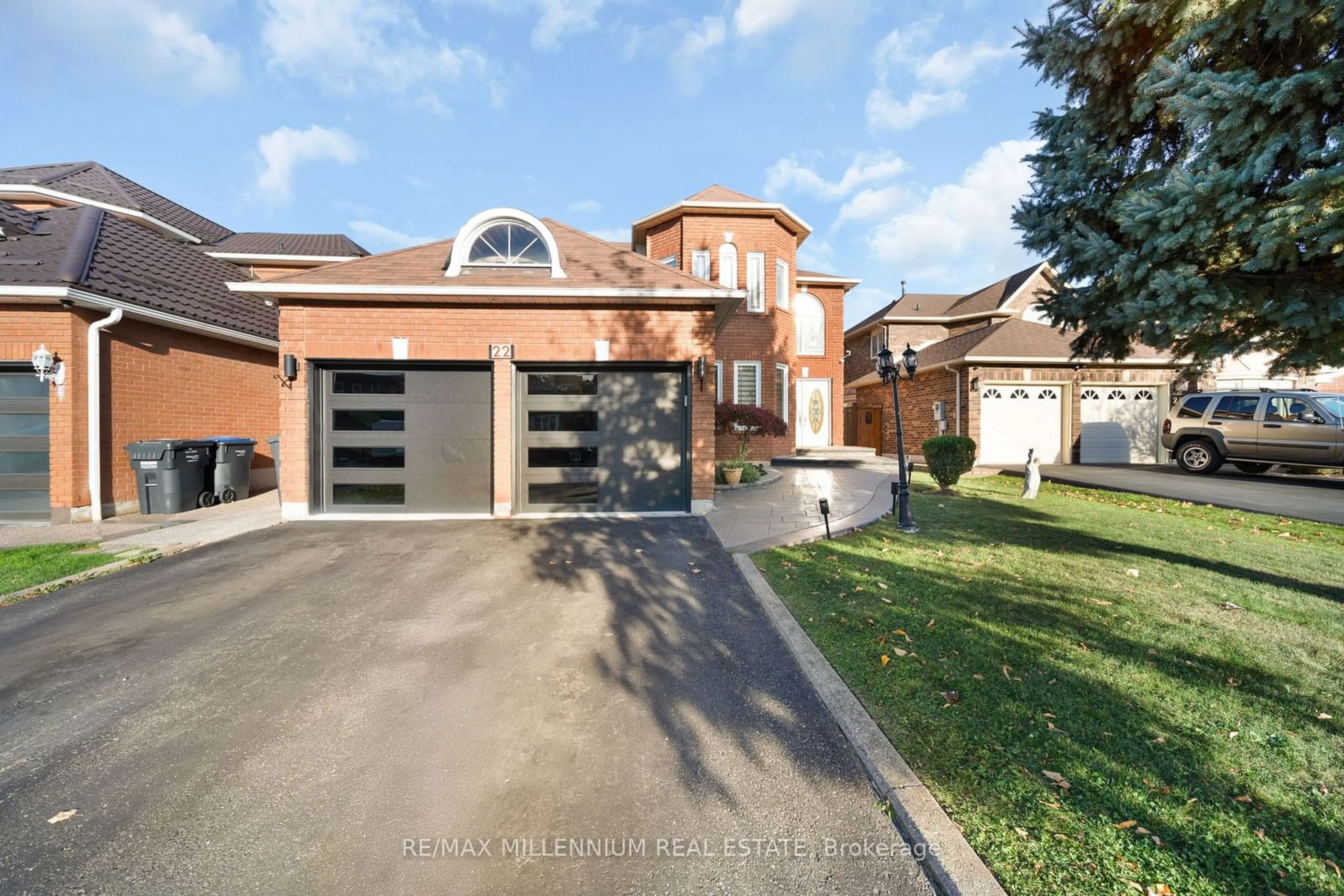 Home with brick exterior material for 22 Blackwell Pl, Brampton Ontario L6W 4M2