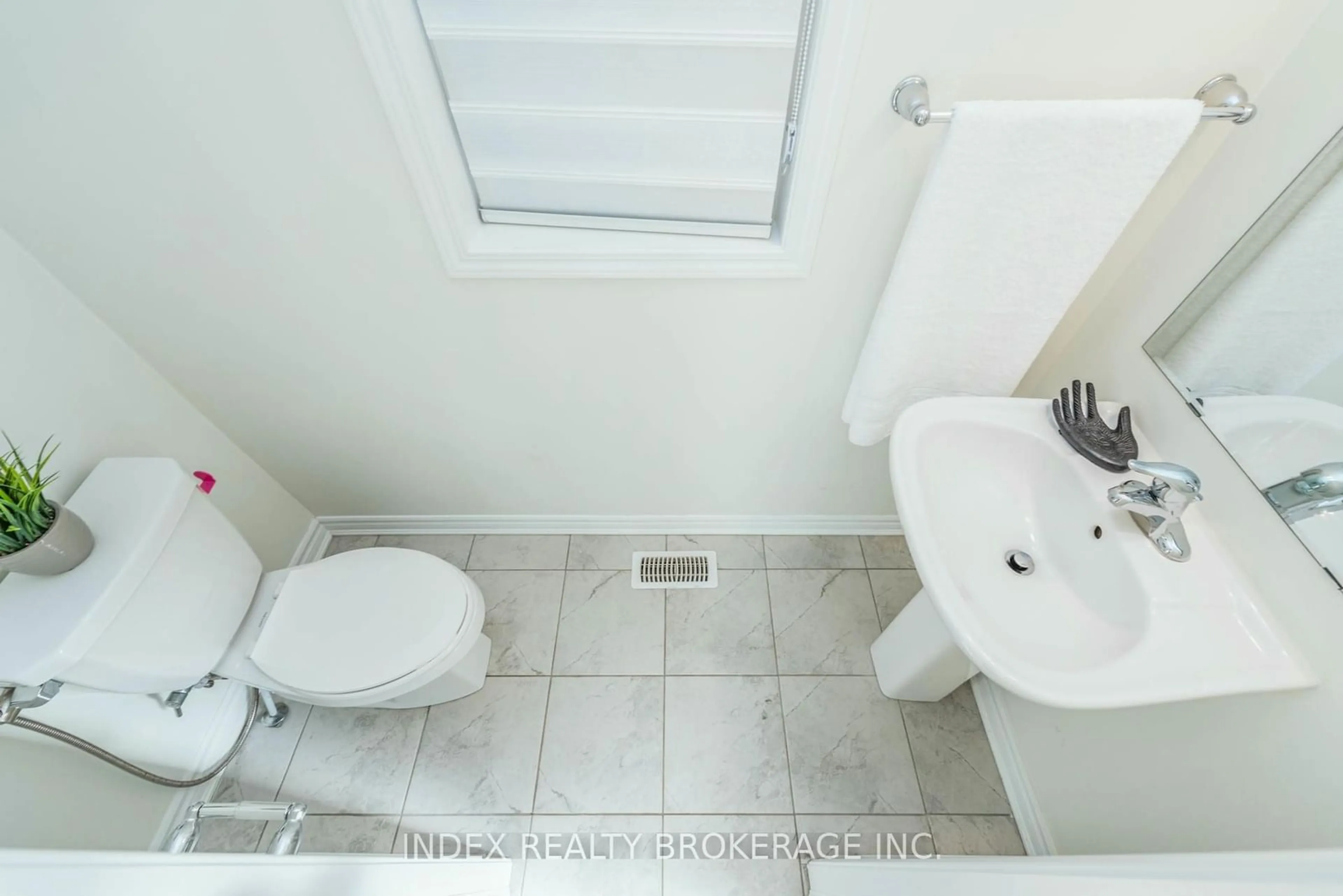 Standard bathroom, not visible floor for 57 Callandar Rd, Brampton Ontario L7A 5E2