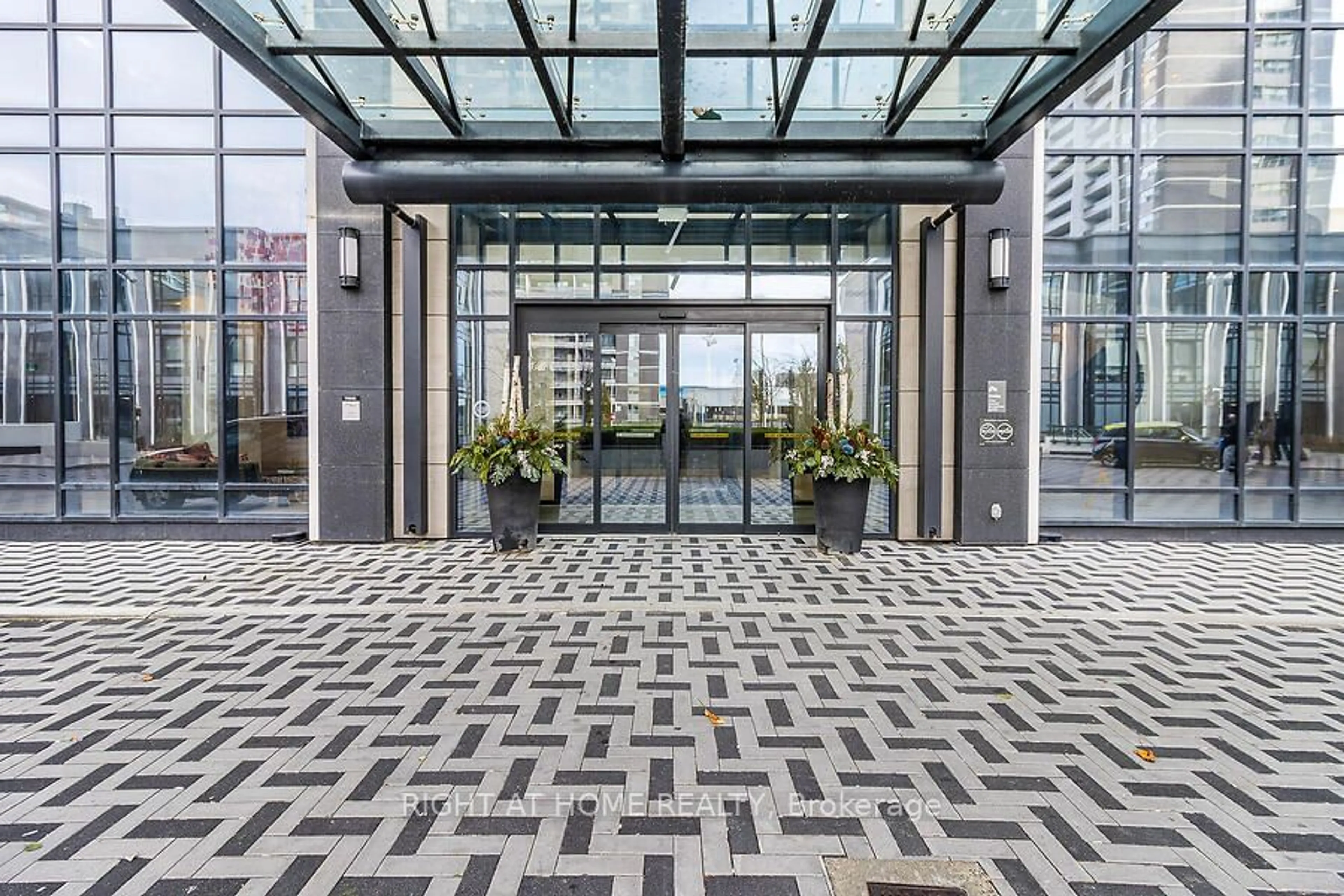 Indoor lobby, ceramic floors for 7 Mabelle Ave #508, Toronto Ontario M9A 4X7