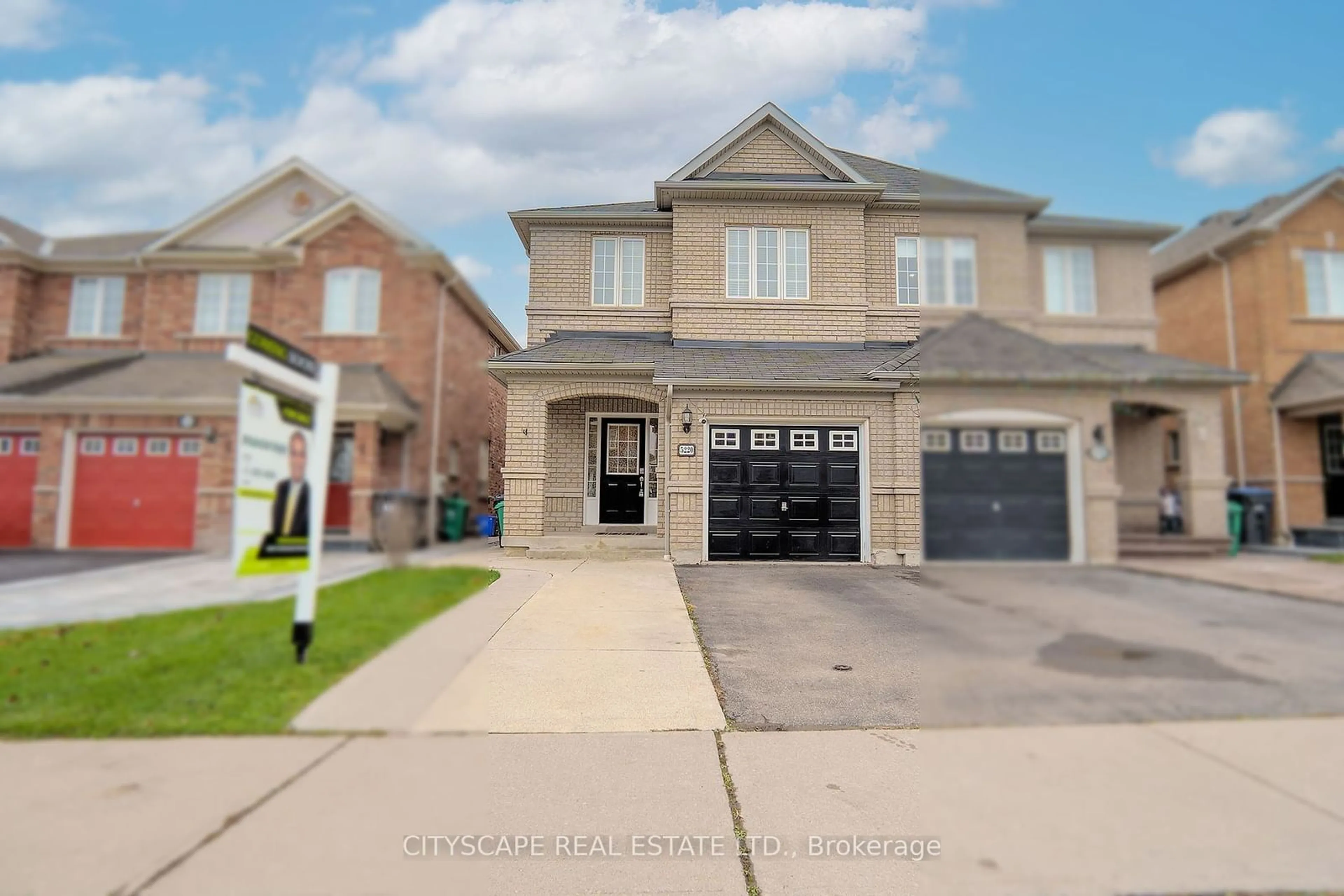 Frontside or backside of a home, the street view for 5220 Tresca Tr, Mississauga Ontario L5M 0C9