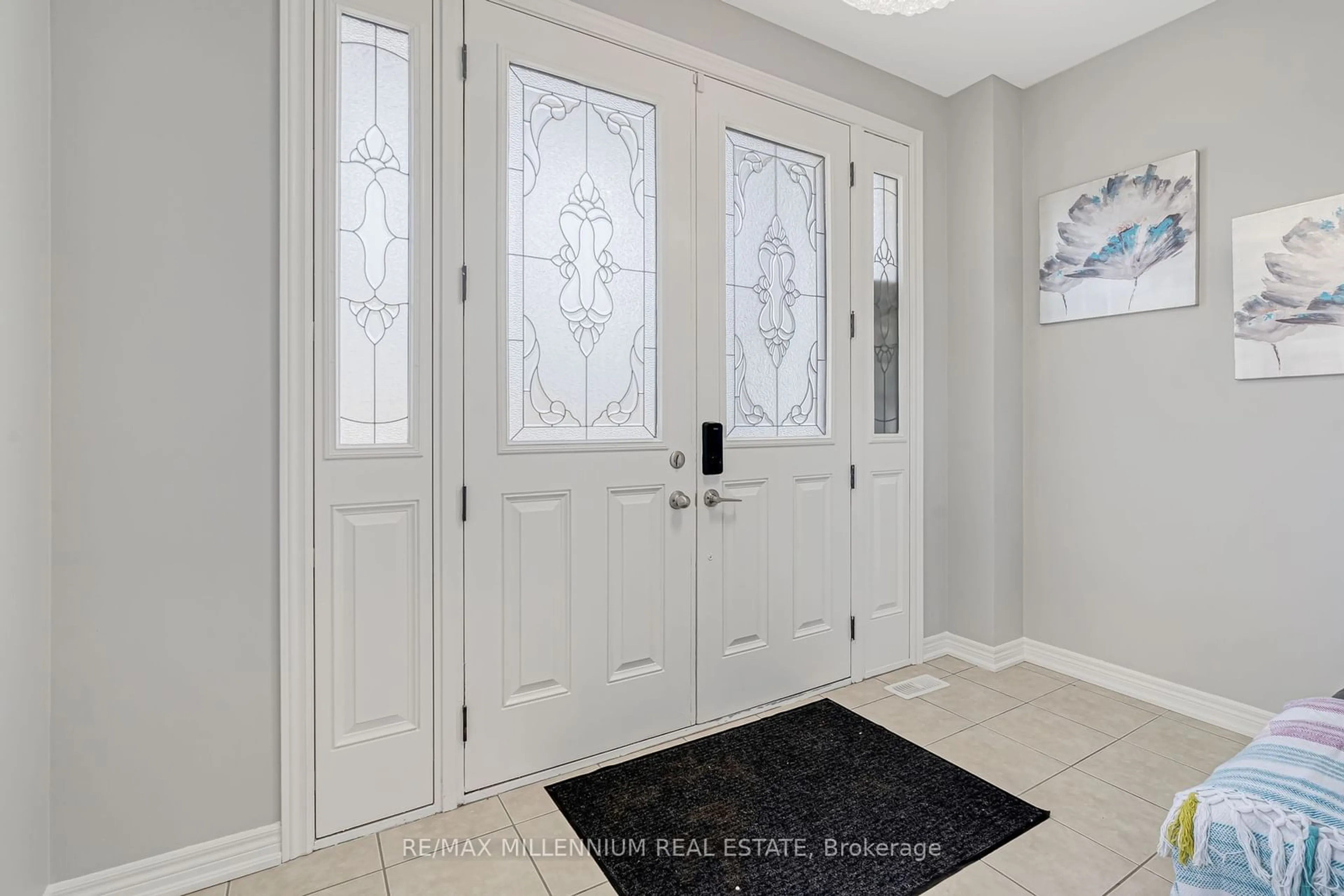 Indoor entryway, wood floors for 302 Buick Blvd, Brampton Ontario L7A 4L8