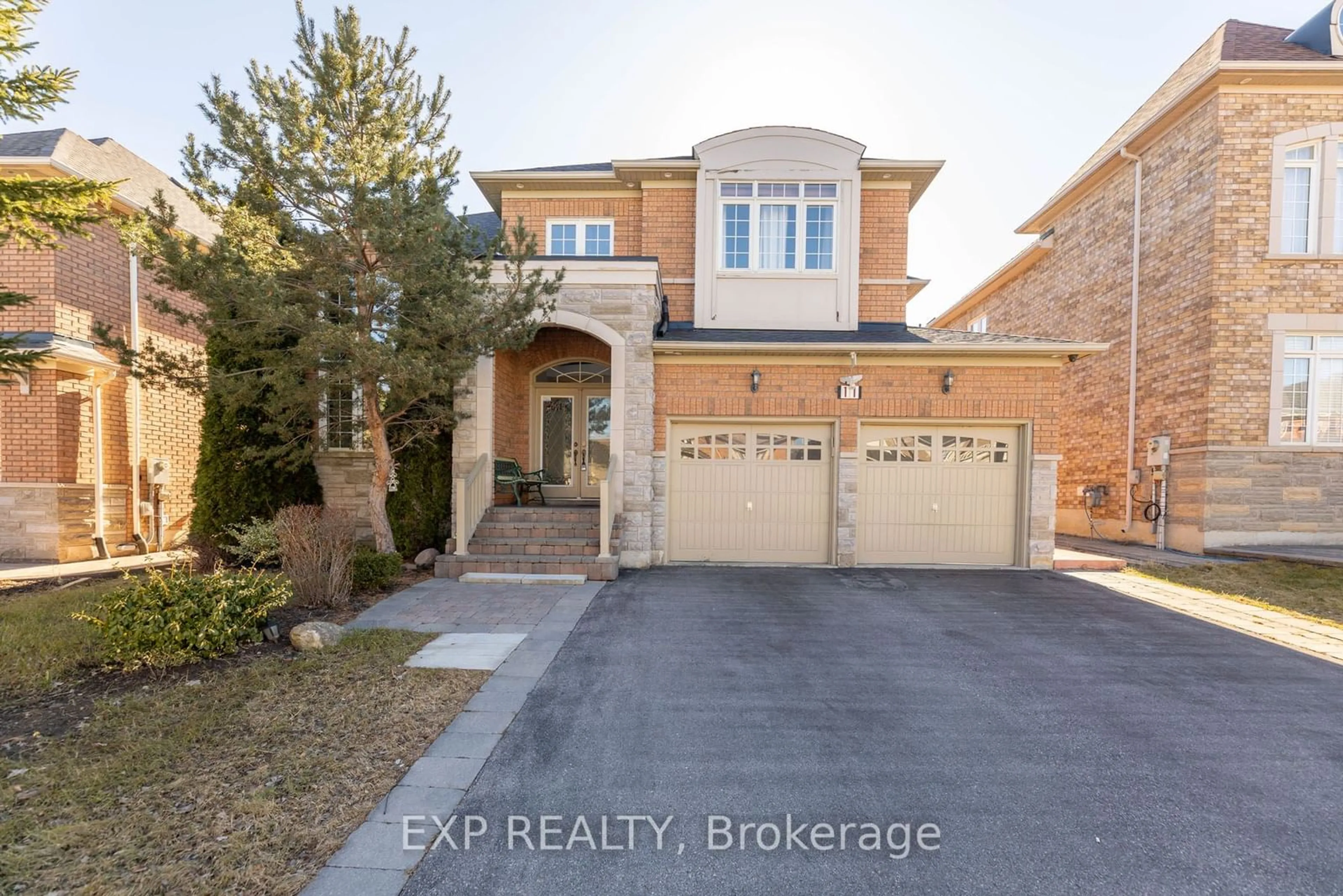 Frontside or backside of a home, the street view for 11 Cairnburg Dr, Brampton Ontario L6P 1X3