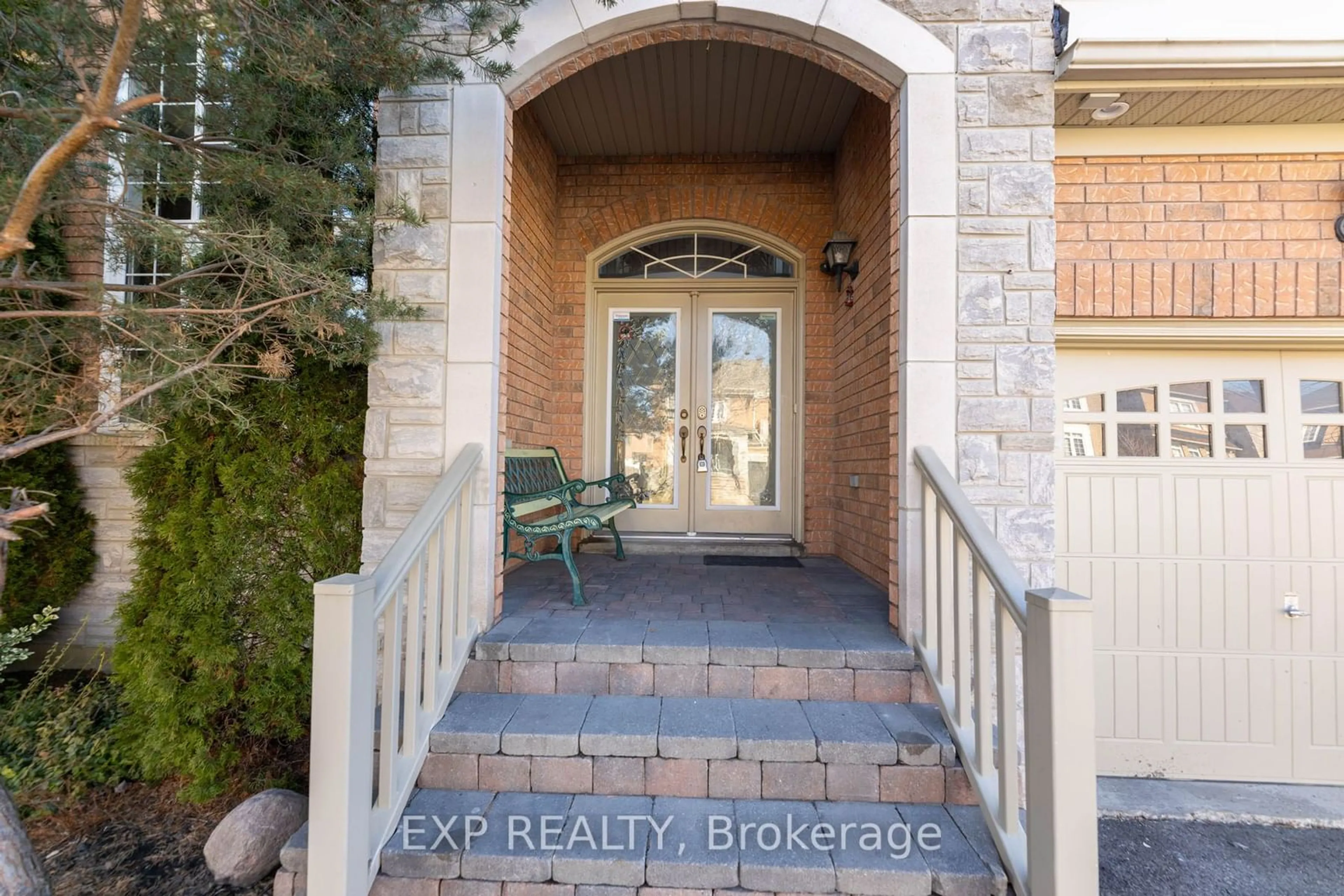 Indoor entryway, ceramic floors for 11 Cairnburg Dr, Brampton Ontario L6P 1X3