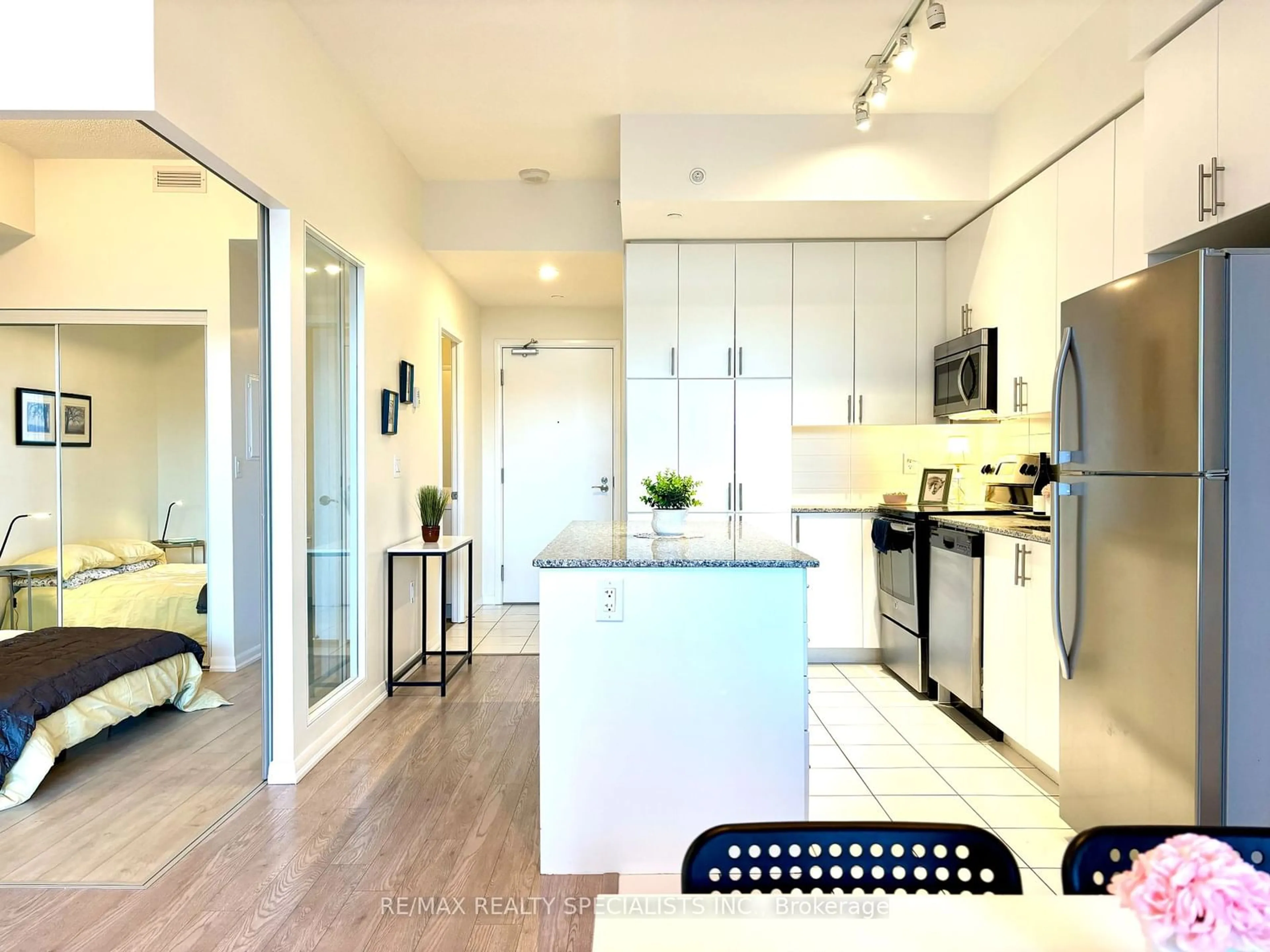 Open concept kitchen for 830 Lawrence Ave #822, Toronto Ontario M6A 0B6