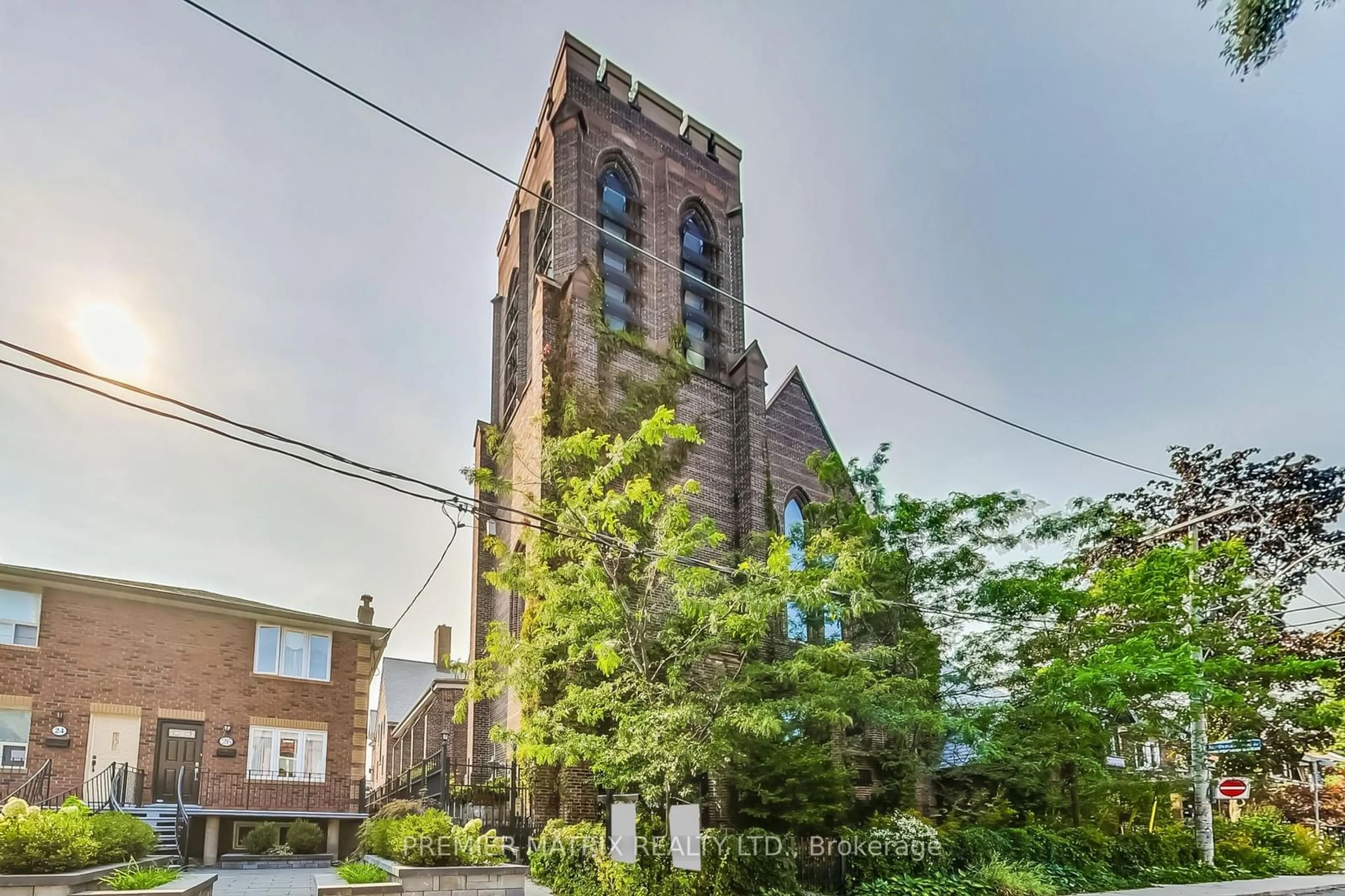 A pic from exterior of the house or condo, the front or back of building for 40 Westmoreland Ave #10, Toronto Ontario M6H 2Z7