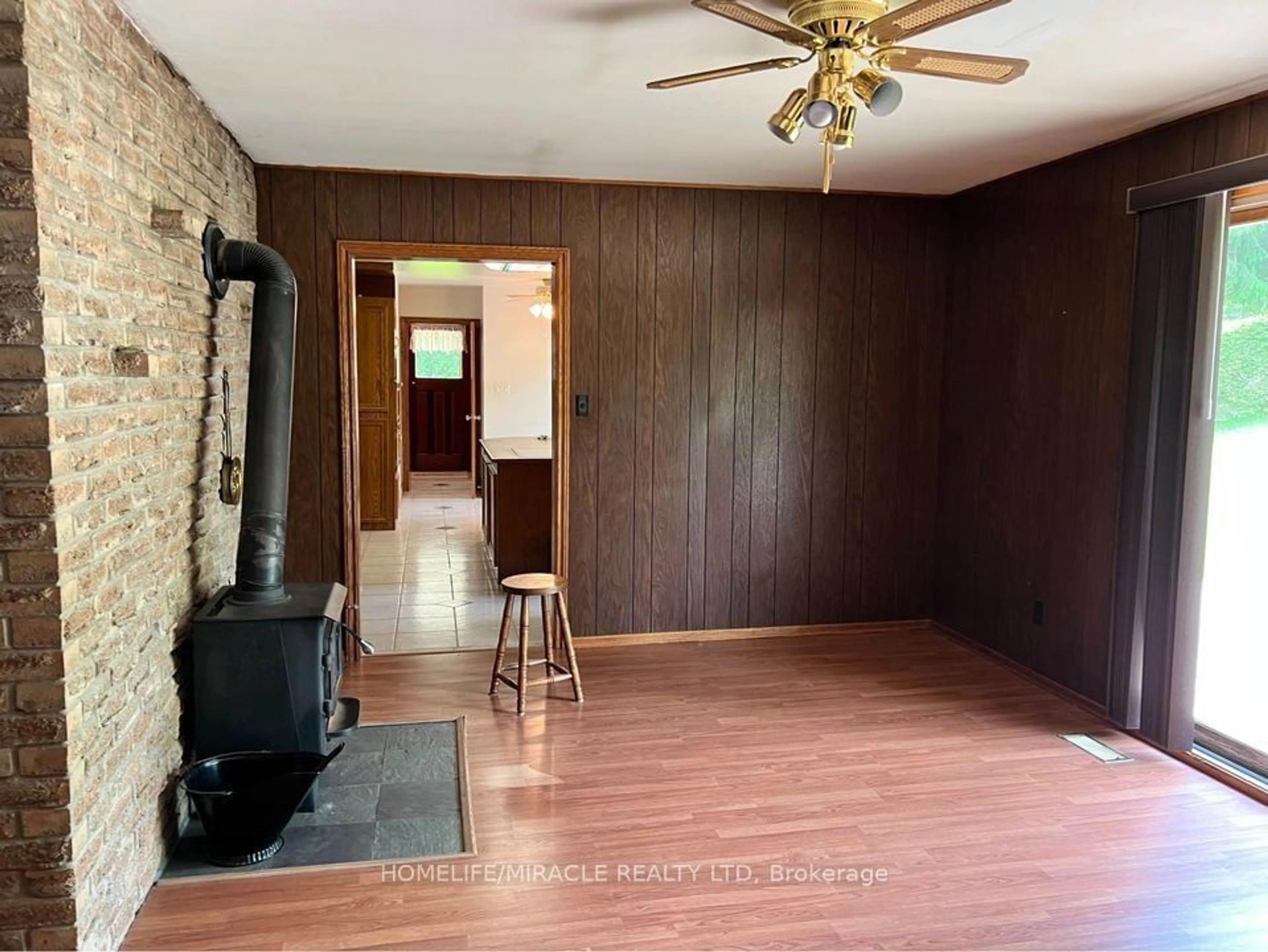 A pic of a room, wood floors for 2216 Olde Base Line Rd, Caledon Ontario L7C 0J3