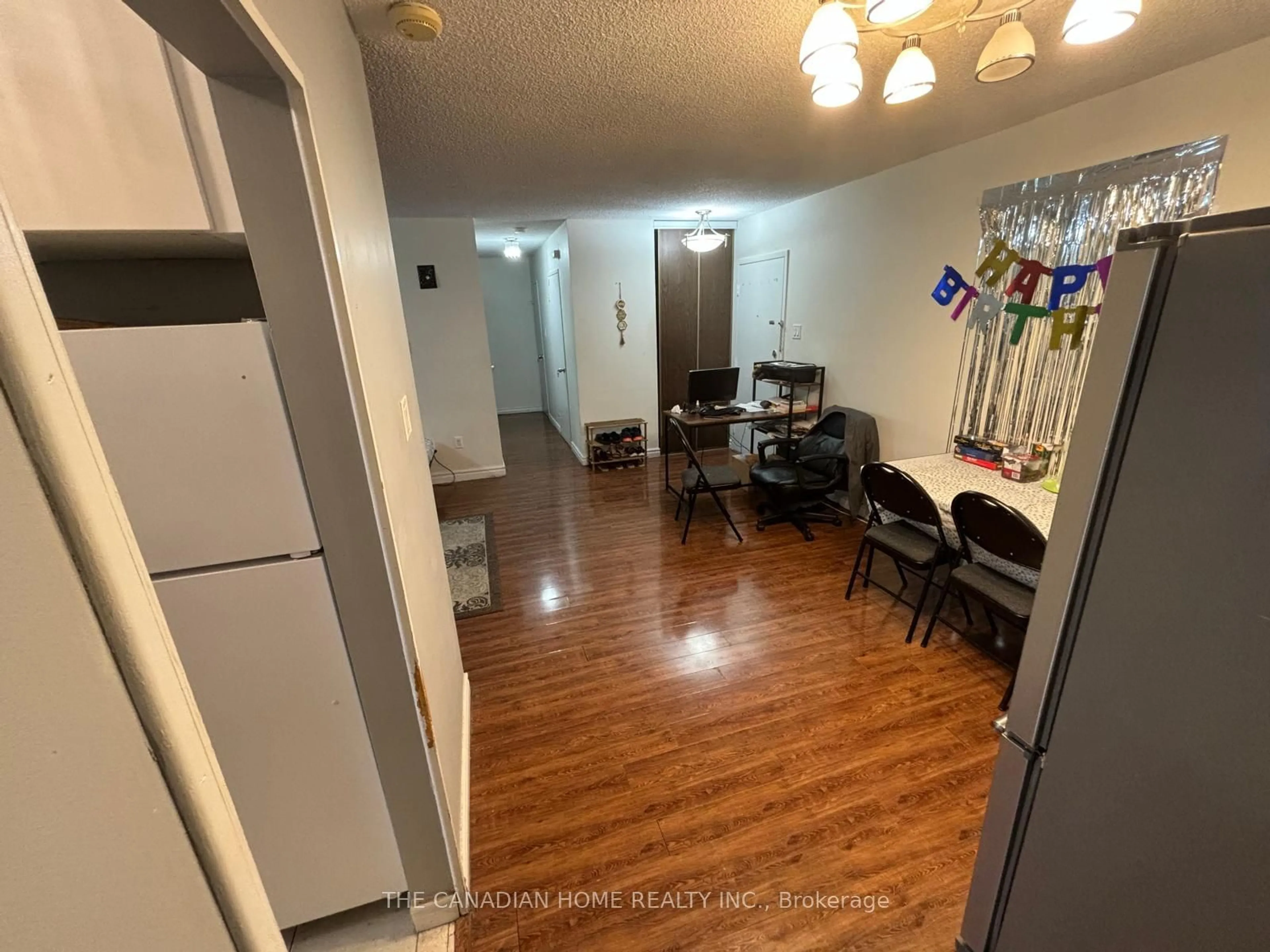 A pic of a room, unknown floor for 1625 Bloor St #715, Mississauga Ontario L4X 1S3