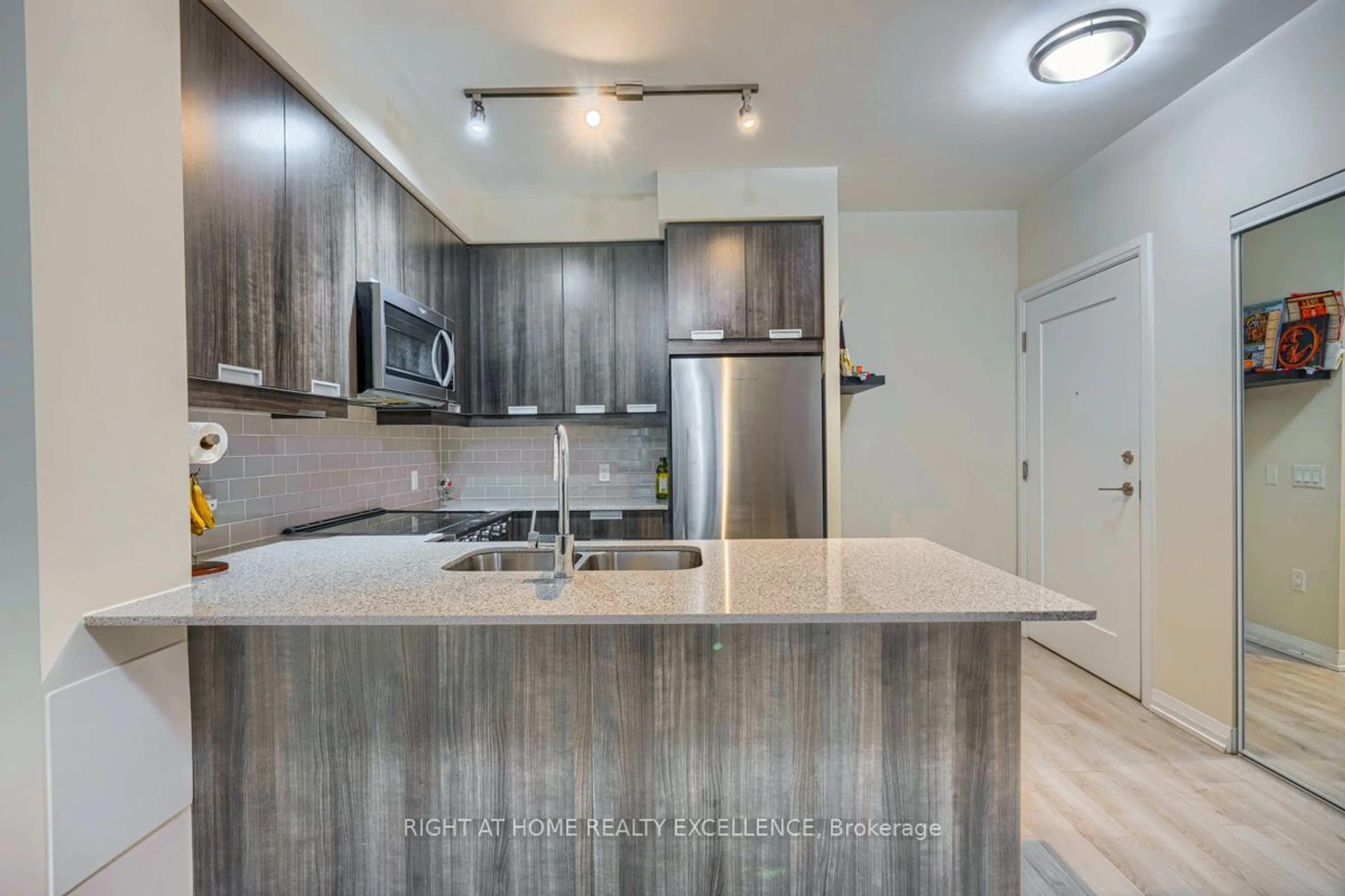 Standard kitchen, wood floors for 65 Watergarden Dr #201, Mississauga Ontario L5R 0G9