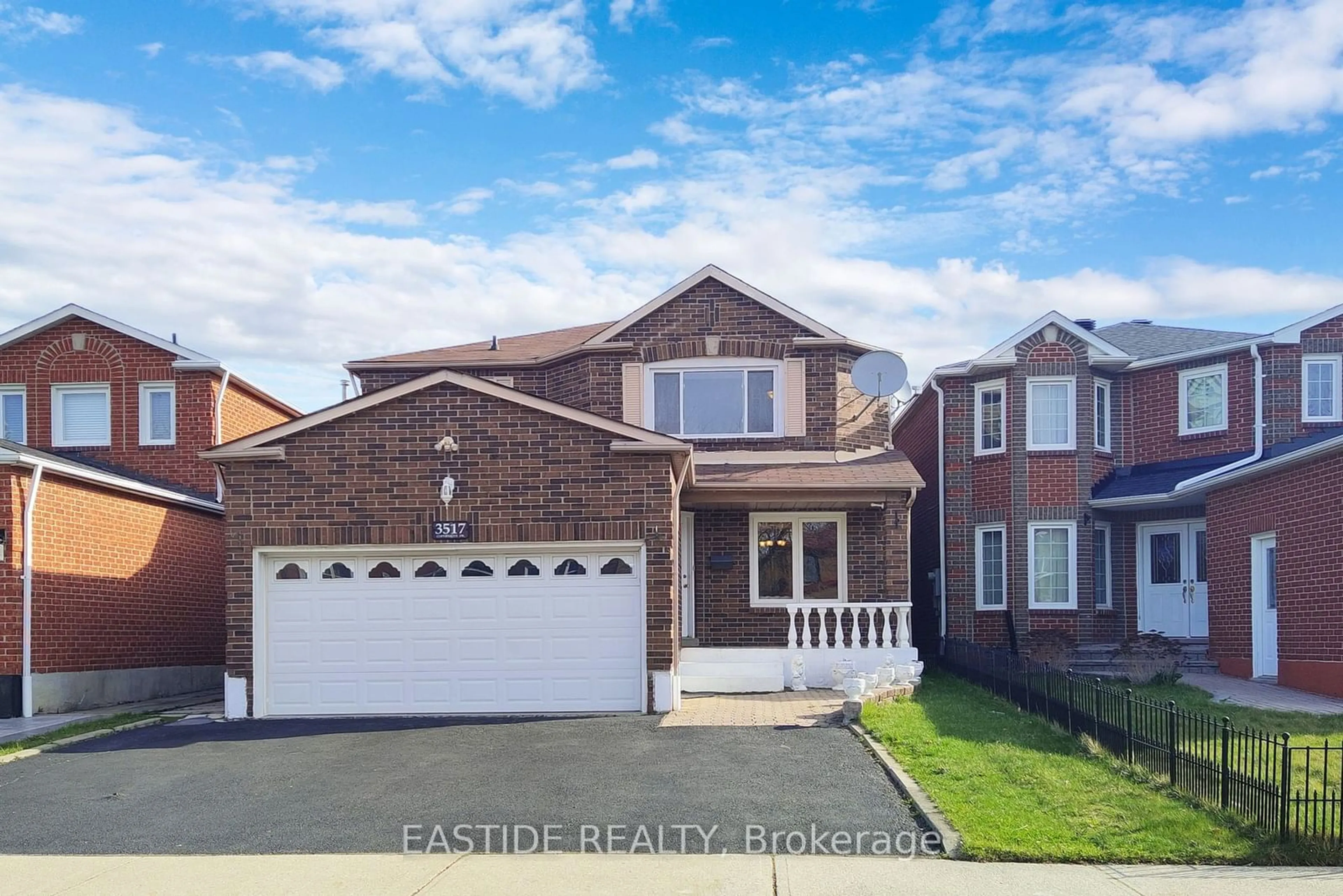 Frontside or backside of a home, the street view for 3517 Copernicus Dr, Mississauga Ontario L5B 3K6