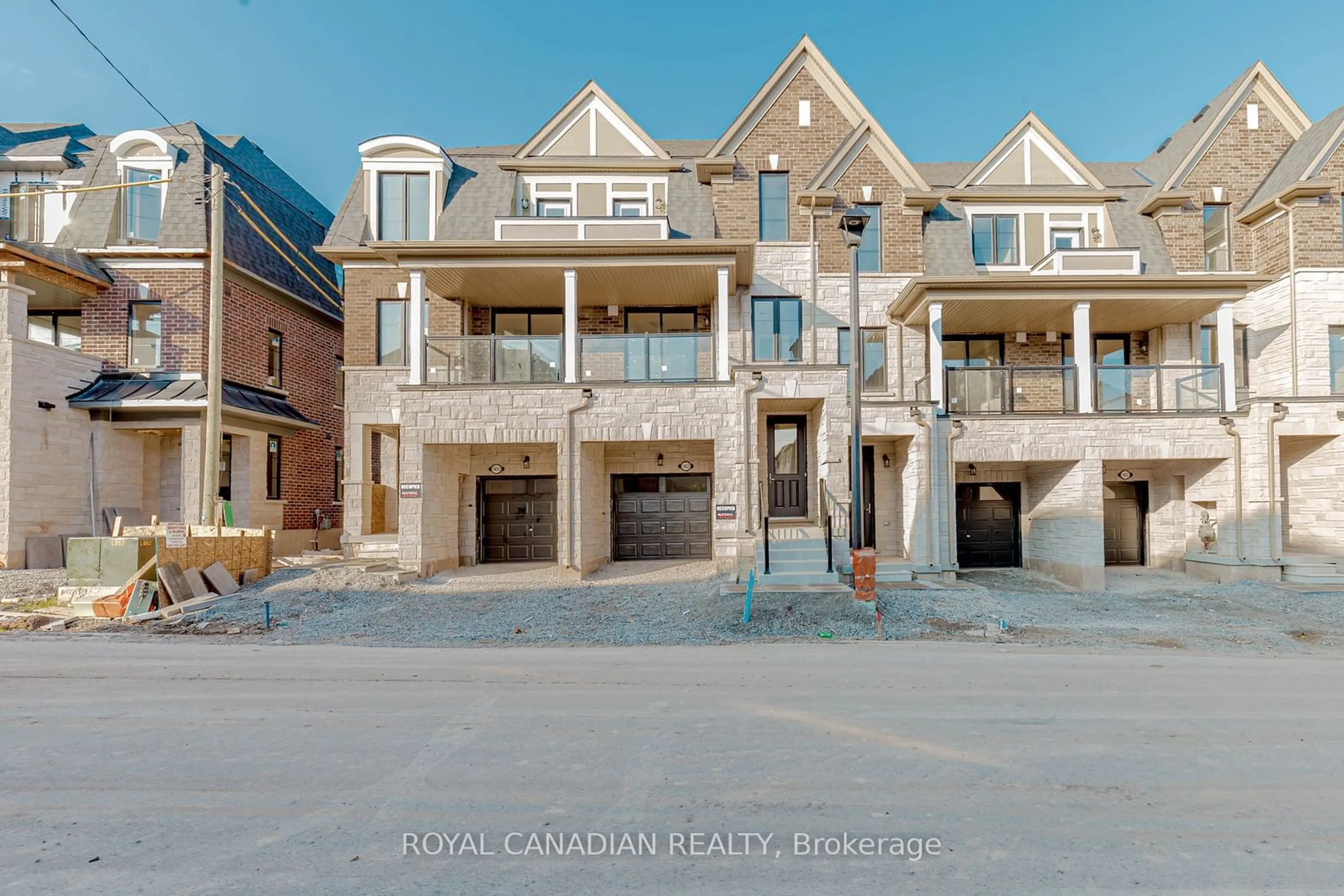 A pic from exterior of the house or condo, the street view for 1453 National Common, Burlington Ontario L7P 0V7