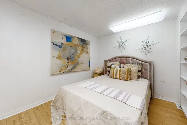 Additional property image - 697 George St