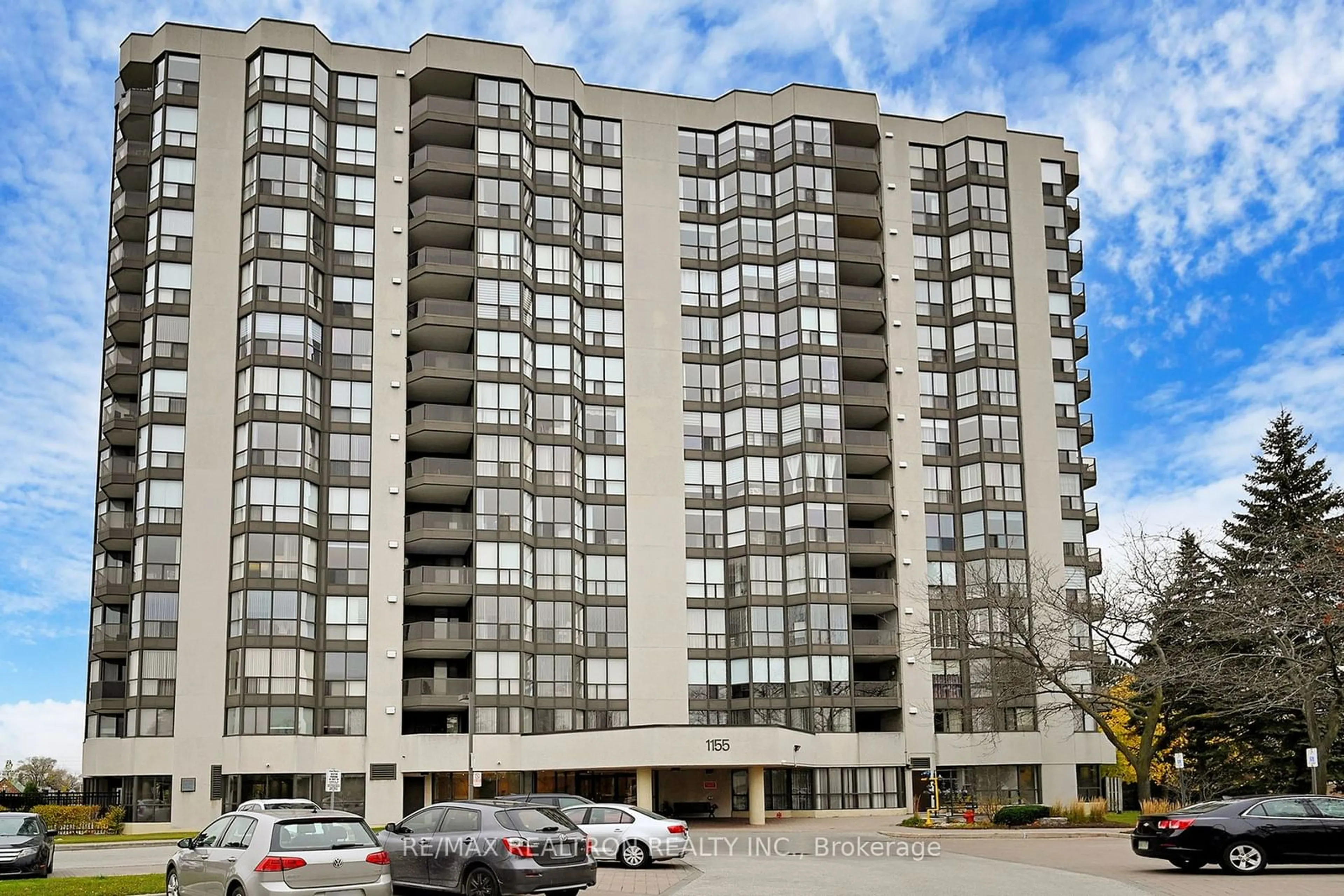 A pic from exterior of the house or condo, the front or back of building for 1155 Bough Beeches Blvd #604, Mississauga Ontario L4W 4N2