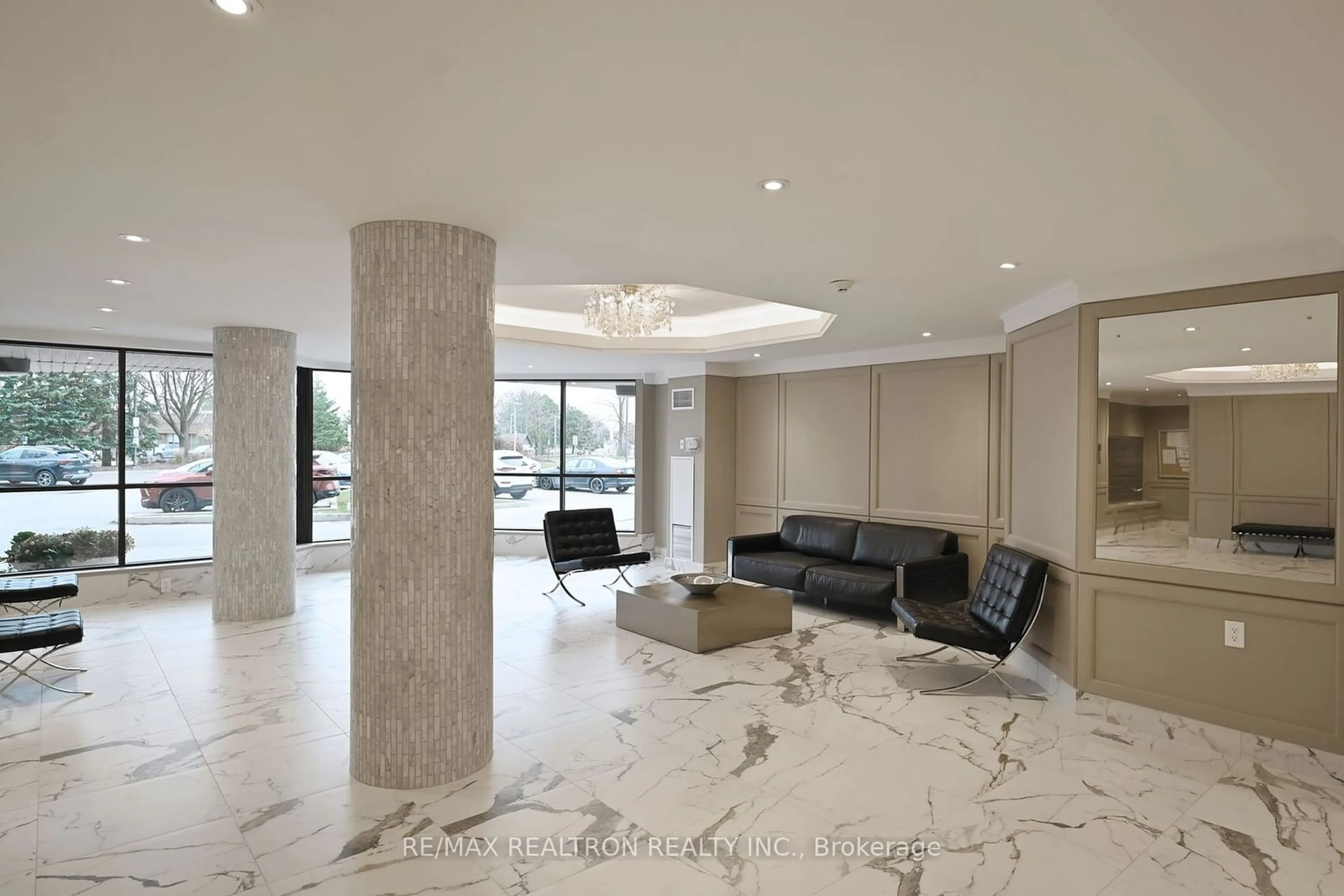 Indoor lobby, ceramic floors for 1155 Bough Beeches Blvd #604, Mississauga Ontario L4W 4N2