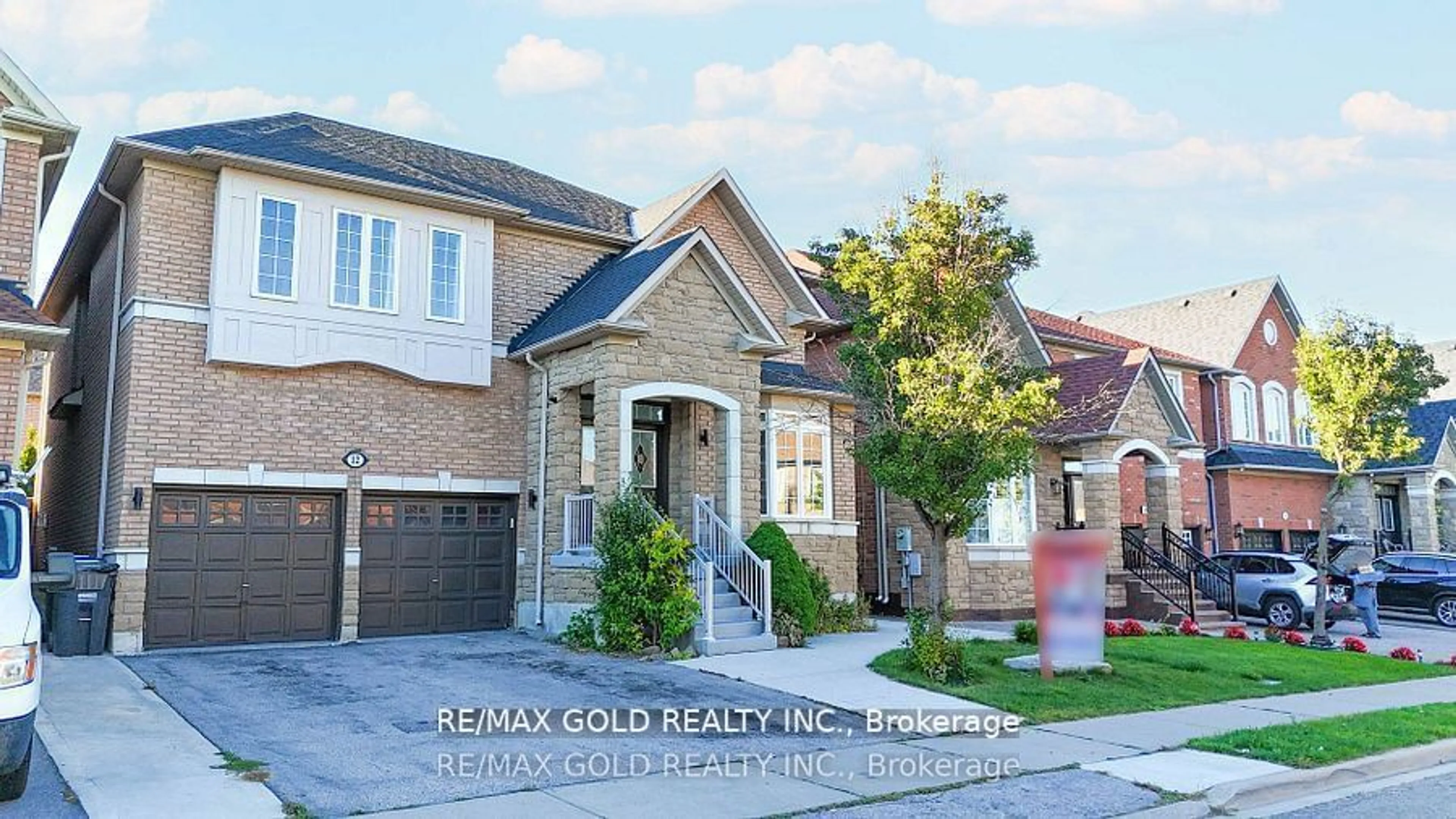 Home with brick exterior material for 12 Castle Mountain Dr, Brampton Ontario L6R 2Y1