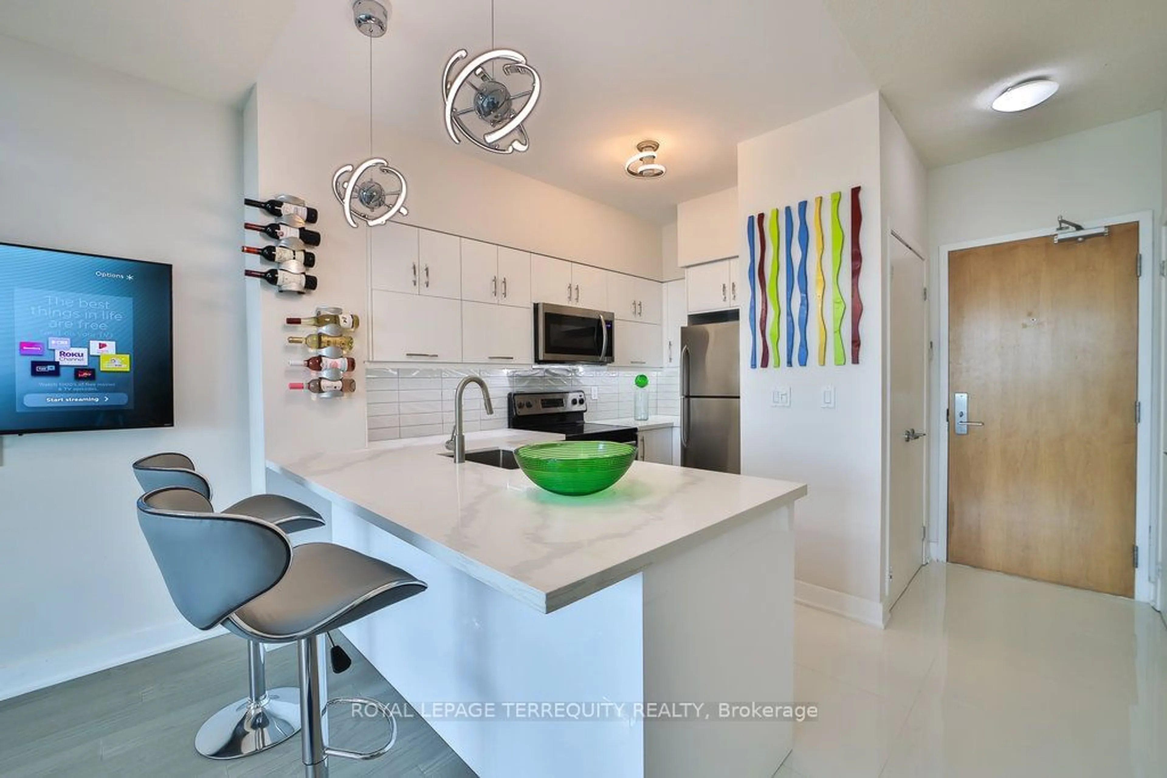 Contemporary kitchen, ceramic floors for 185 Legion Rd #Ph06, Toronto Ontario M8Y 0A1