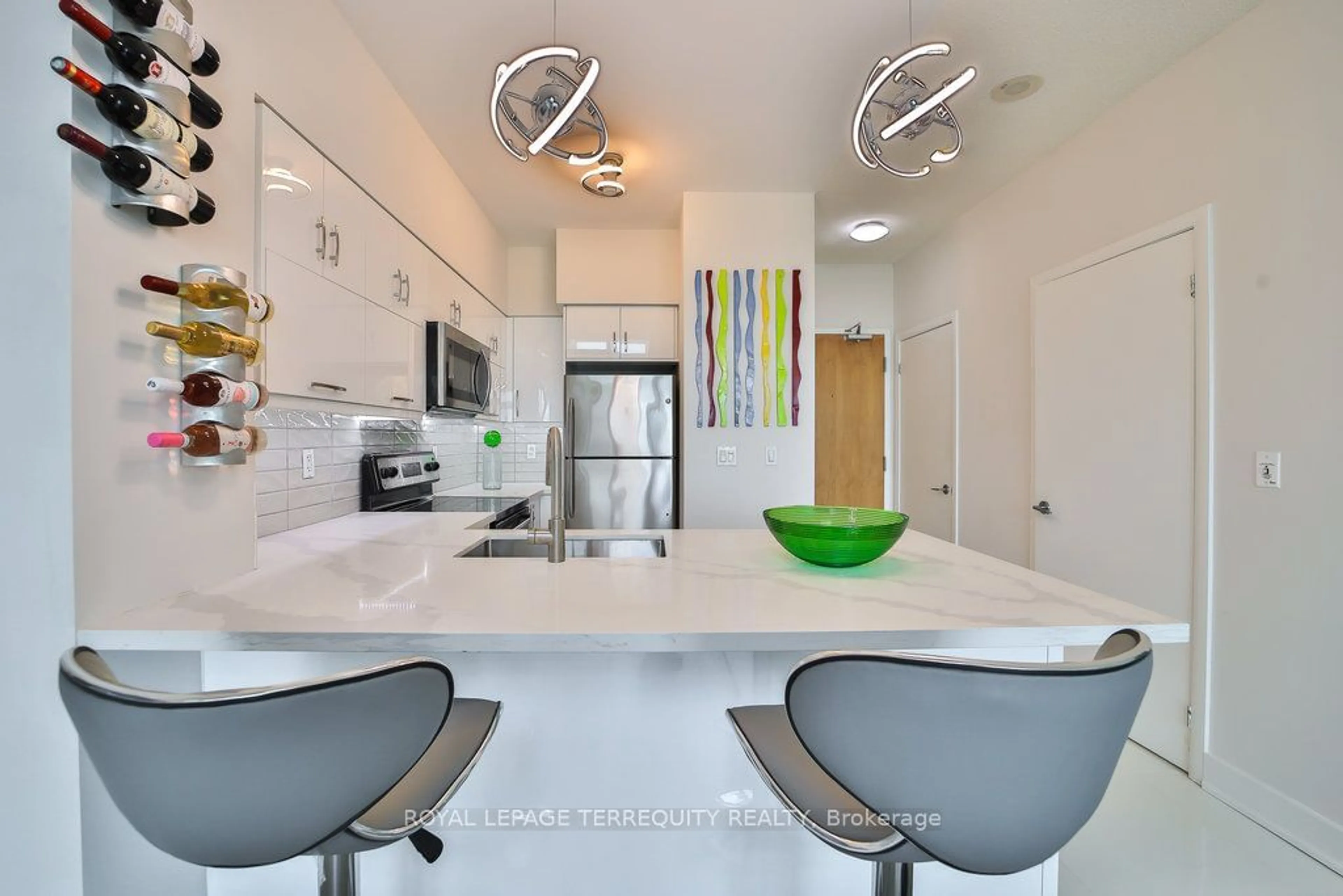 Contemporary kitchen, ceramic floors for 185 Legion Rd #Ph06, Toronto Ontario M8Y 0A1