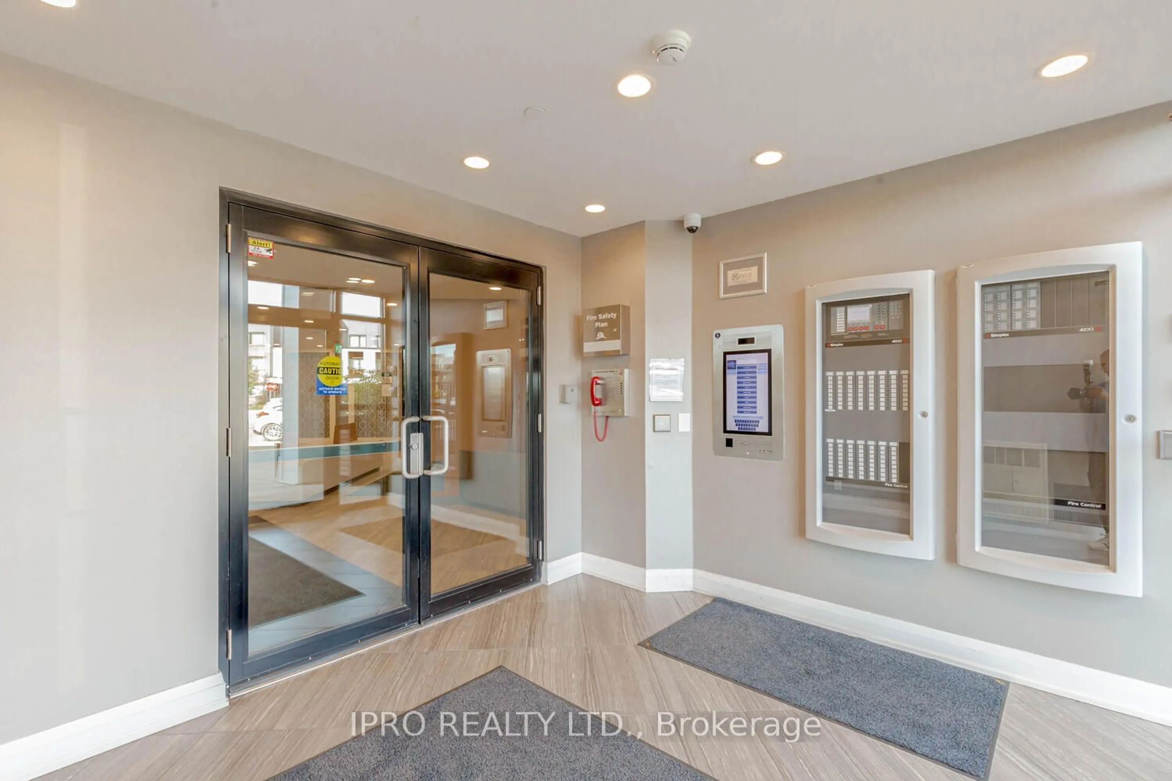 Indoor entryway, wood floors for 128 Grovewood Common #318, Oakville Ontario L6H 0X3