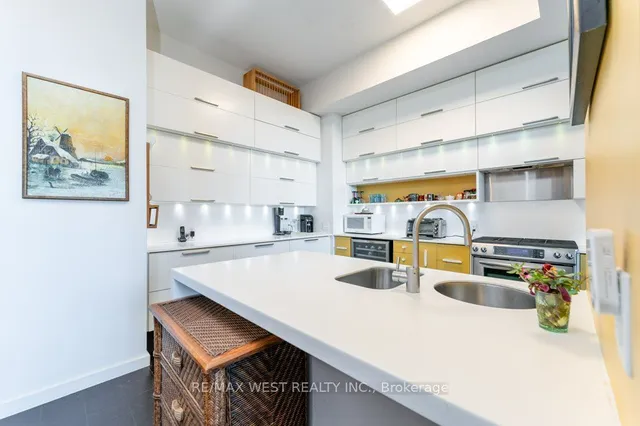 Additional property image - 437 Roncesvalles Ave Unit 503