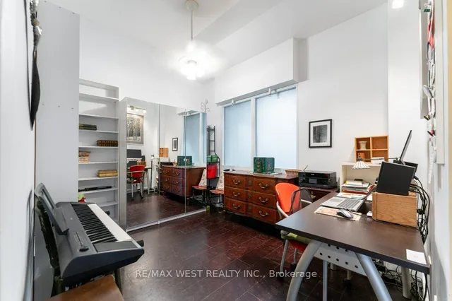Additional property image - 437 Roncesvalles Ave Unit 503